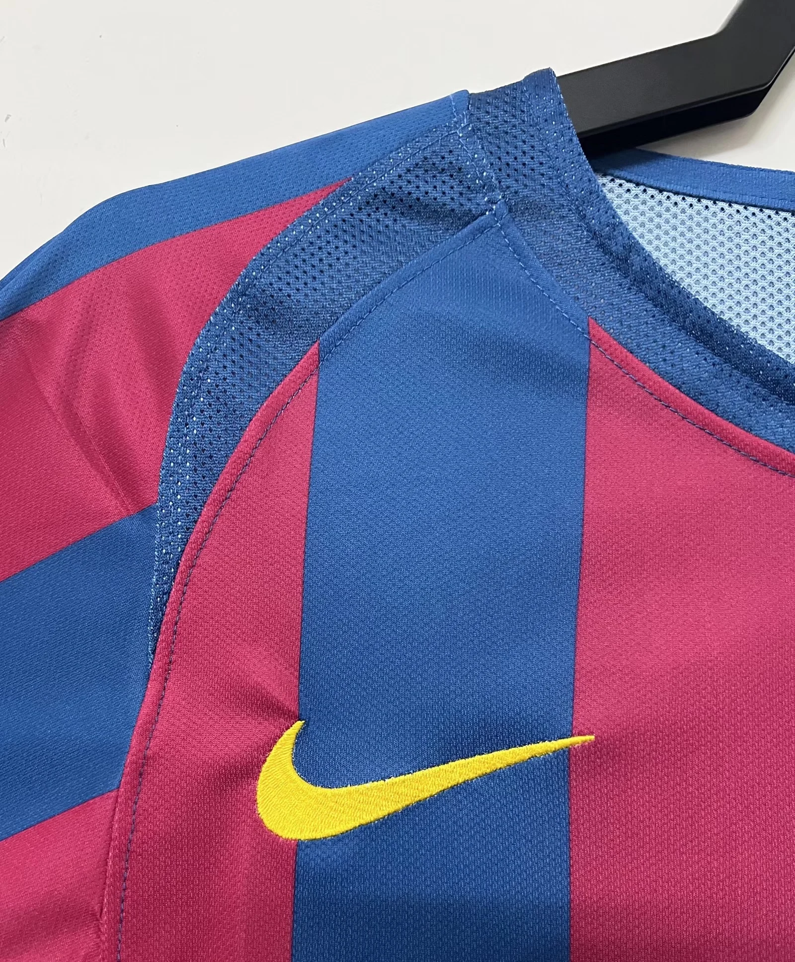 2005-06 Barcelona Home Long Sleeve Retro Shirt - Champions League Edition view 7