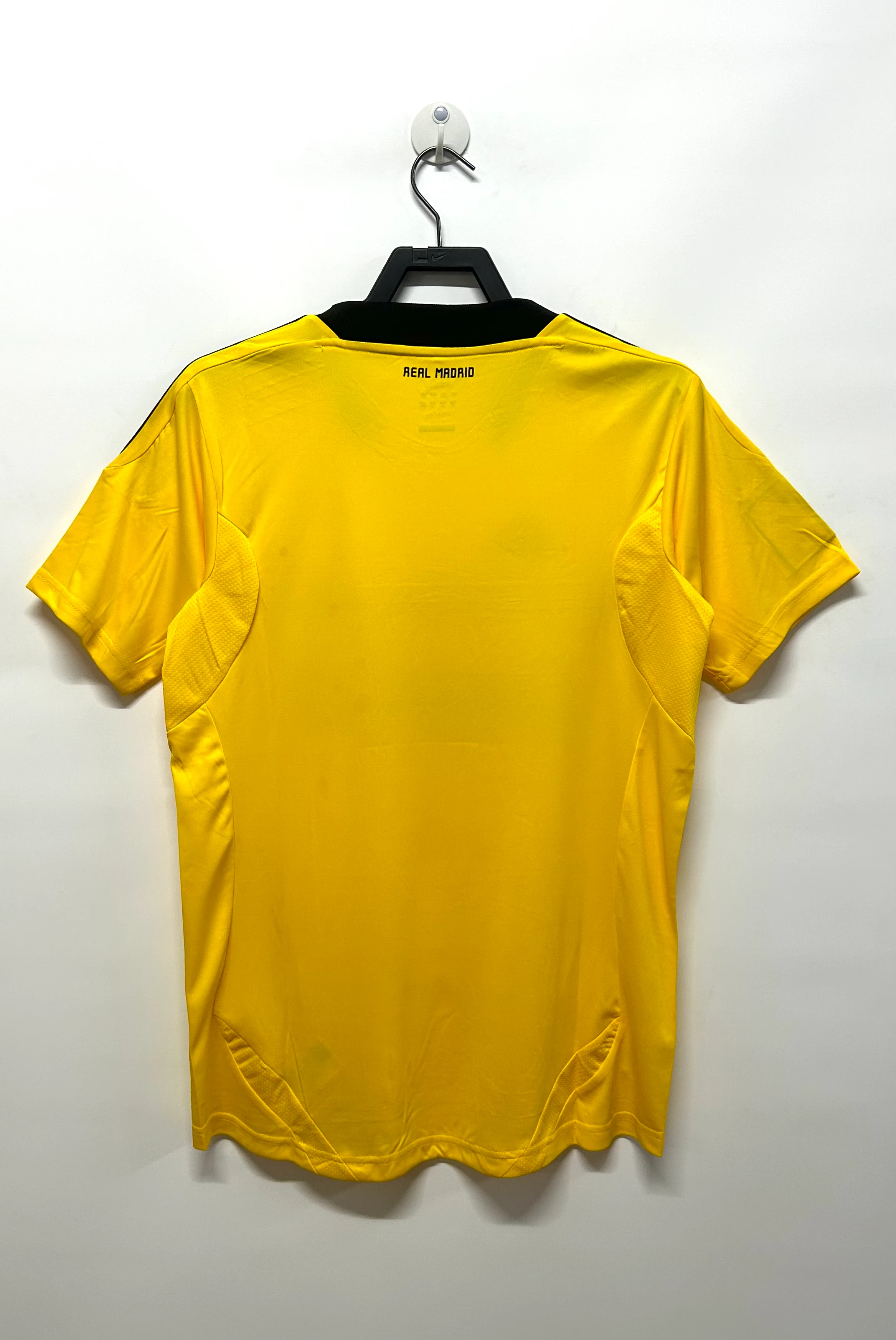 2011-12 Real Madrid Yellow Goalkeeper Retro Jersey view 2