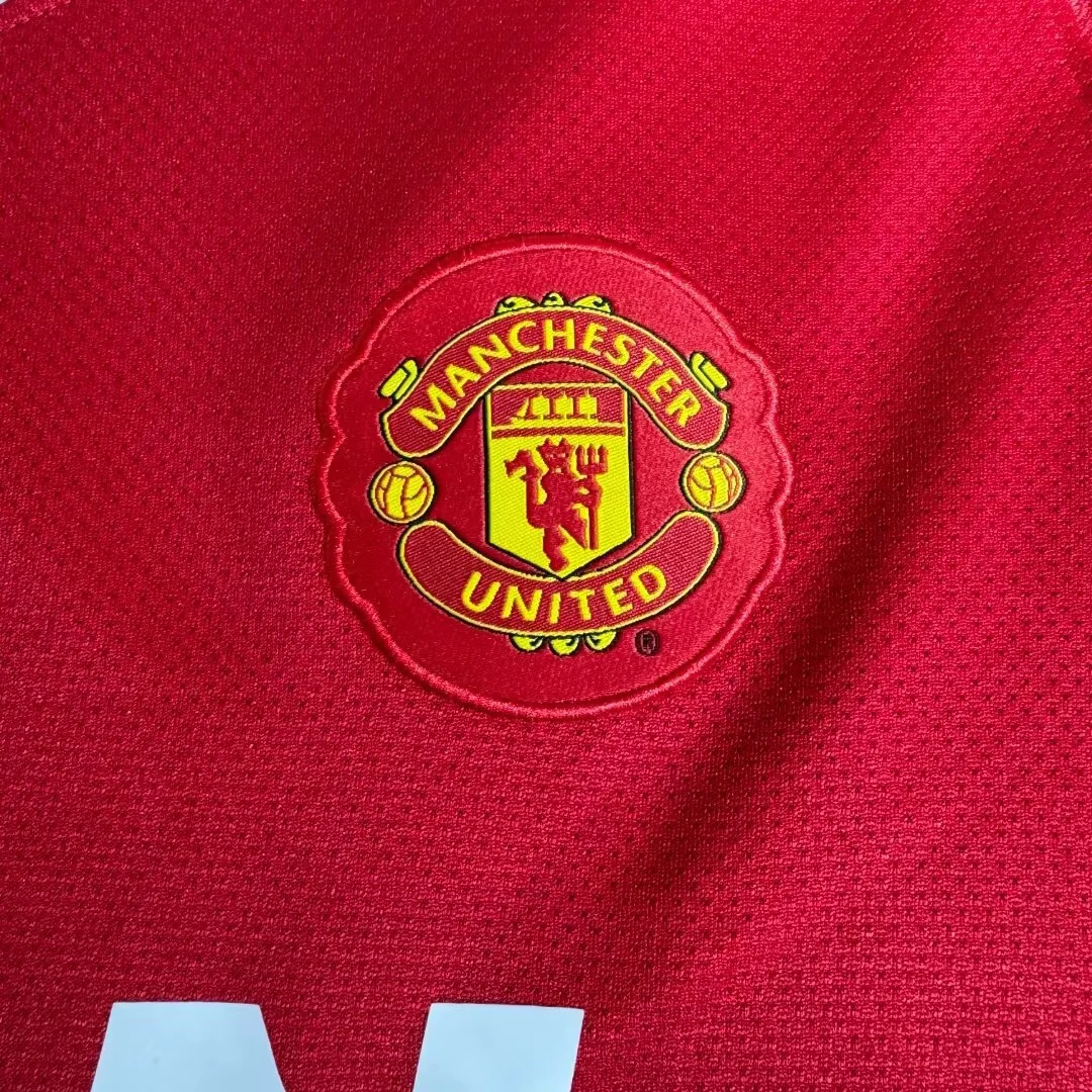 2010-11 Manchester United Home Retro Shirt view 8