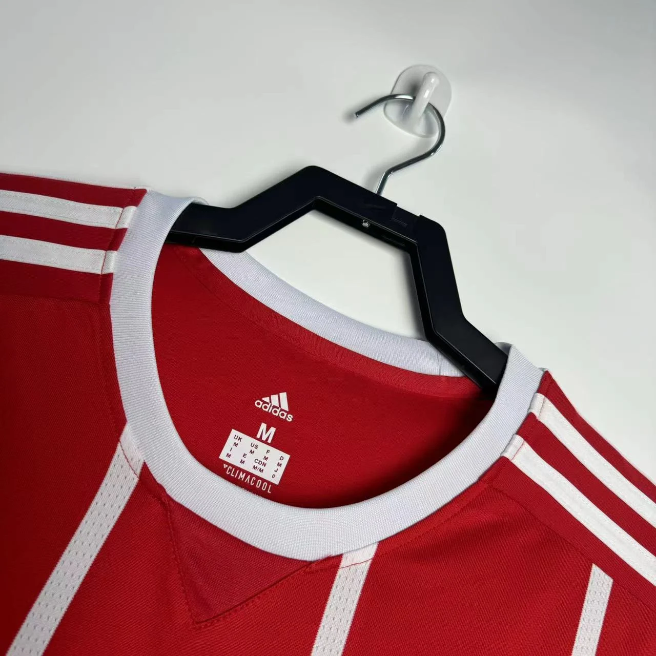 2017-18 Bayern Munich Home Retro Jersey view 9