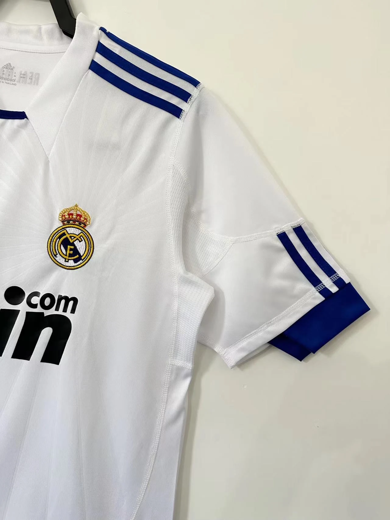 2010-11 Real Madrid Home Retro Jersey view 3