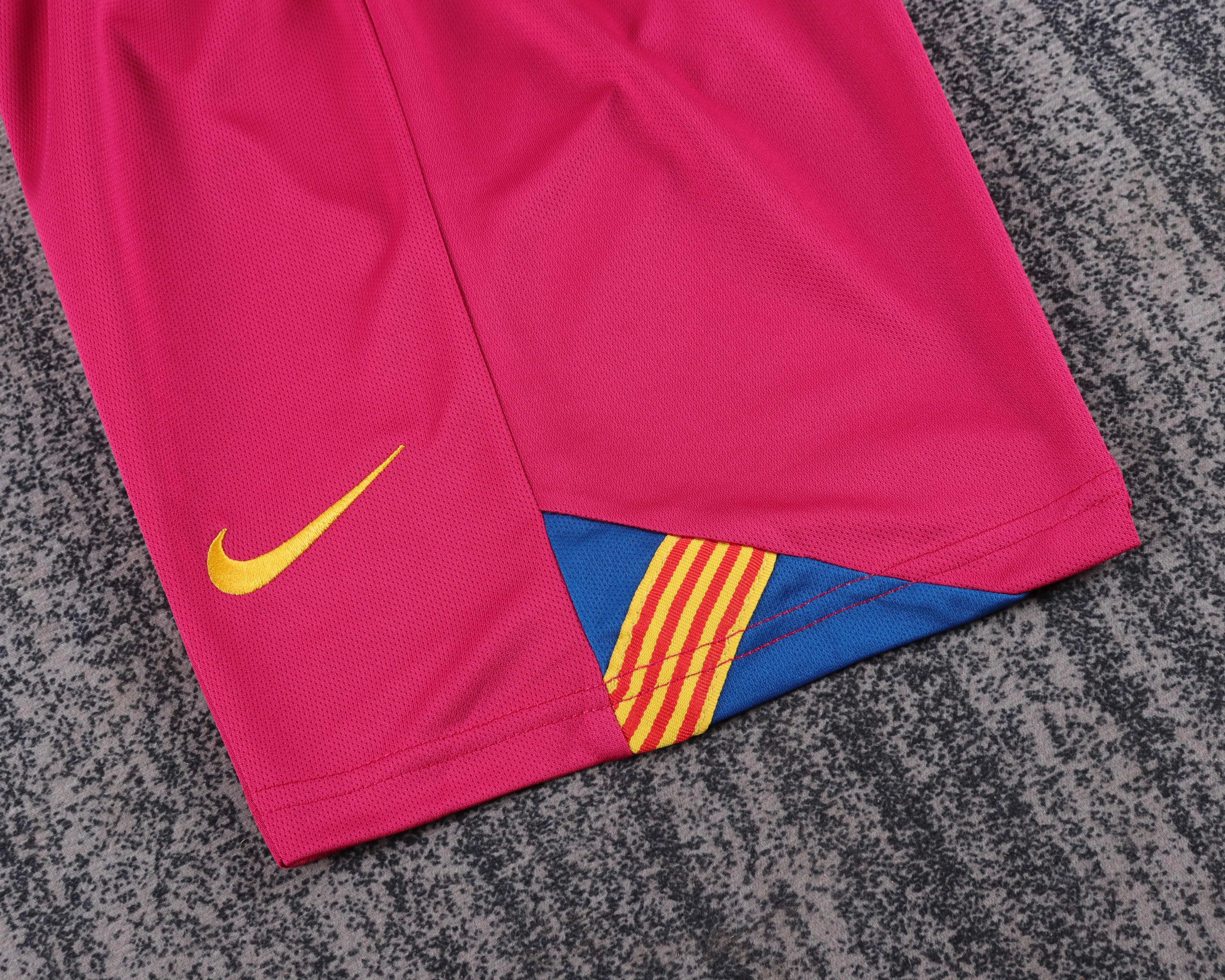 2005-06 Barcelona Home Edition Retro Shirt - Kids Size view 12