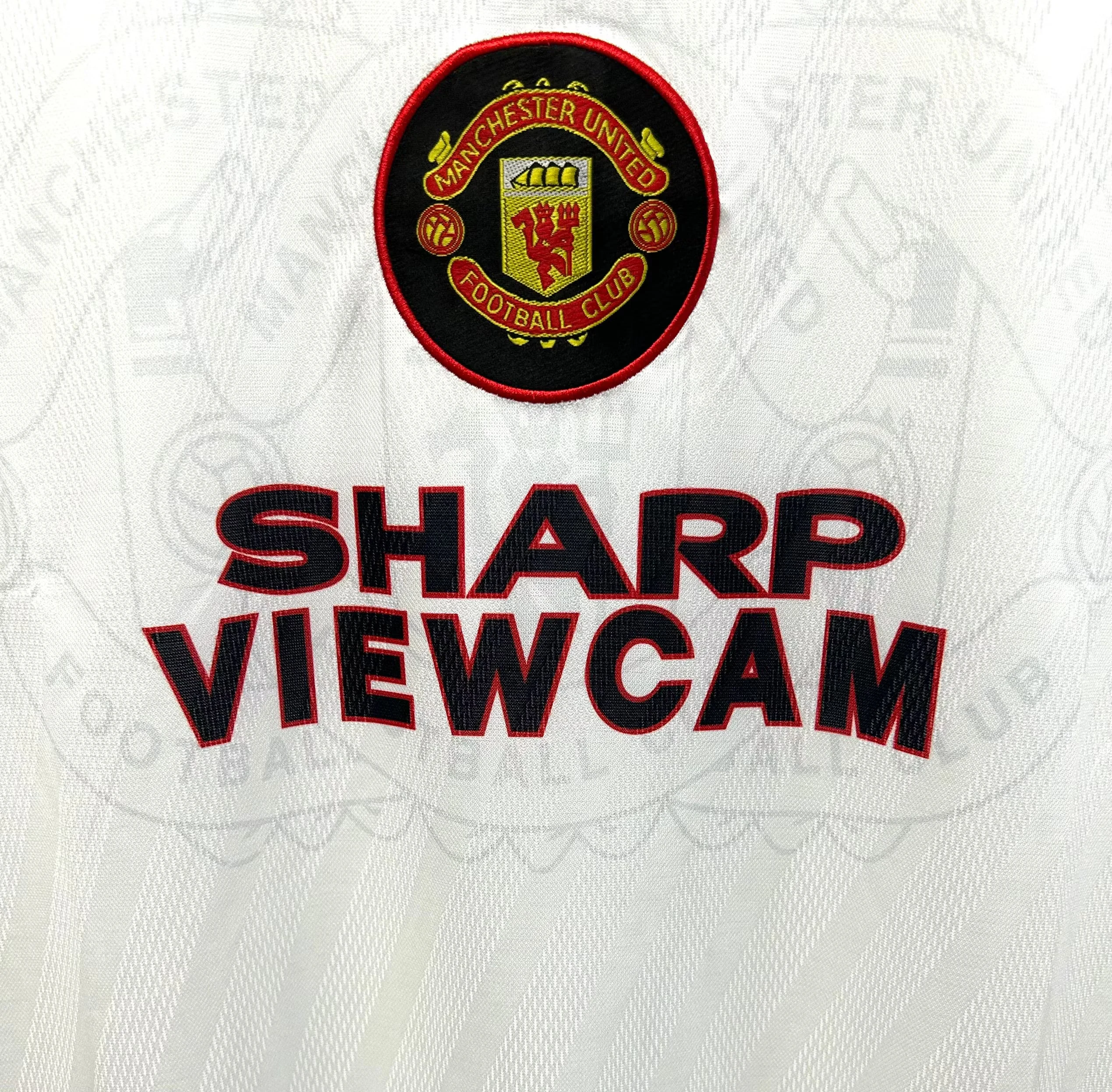 1996-97 Manchester United Away Retro Shirt view 6