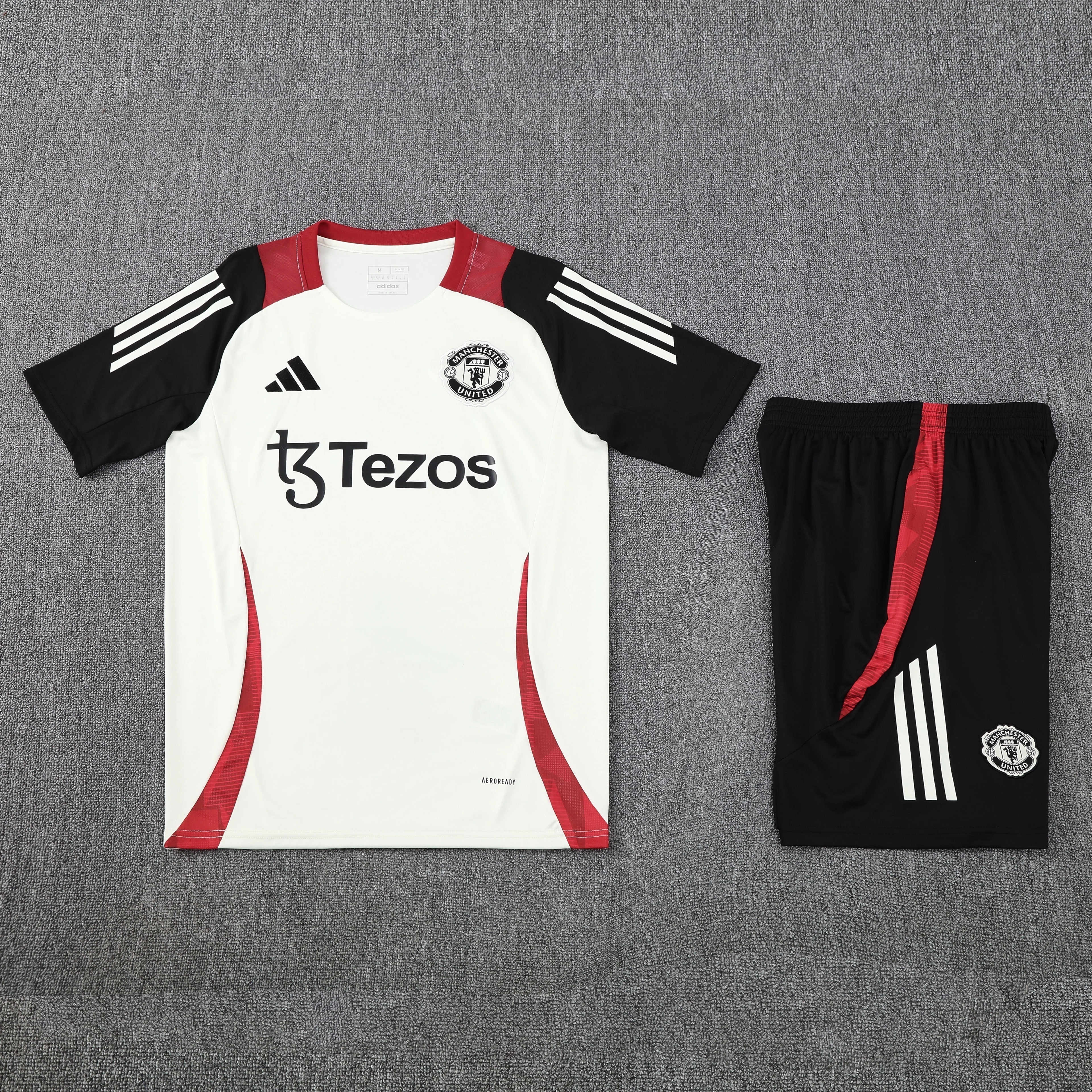 2025-26 Manchester United white short-sleeved training jersey view 12