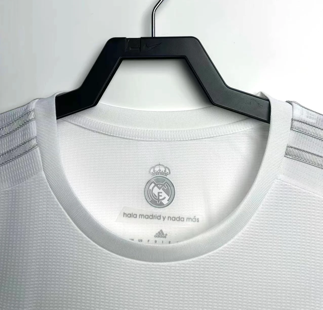 2015-16 Real Madrid Home Retro Jersey view 8
