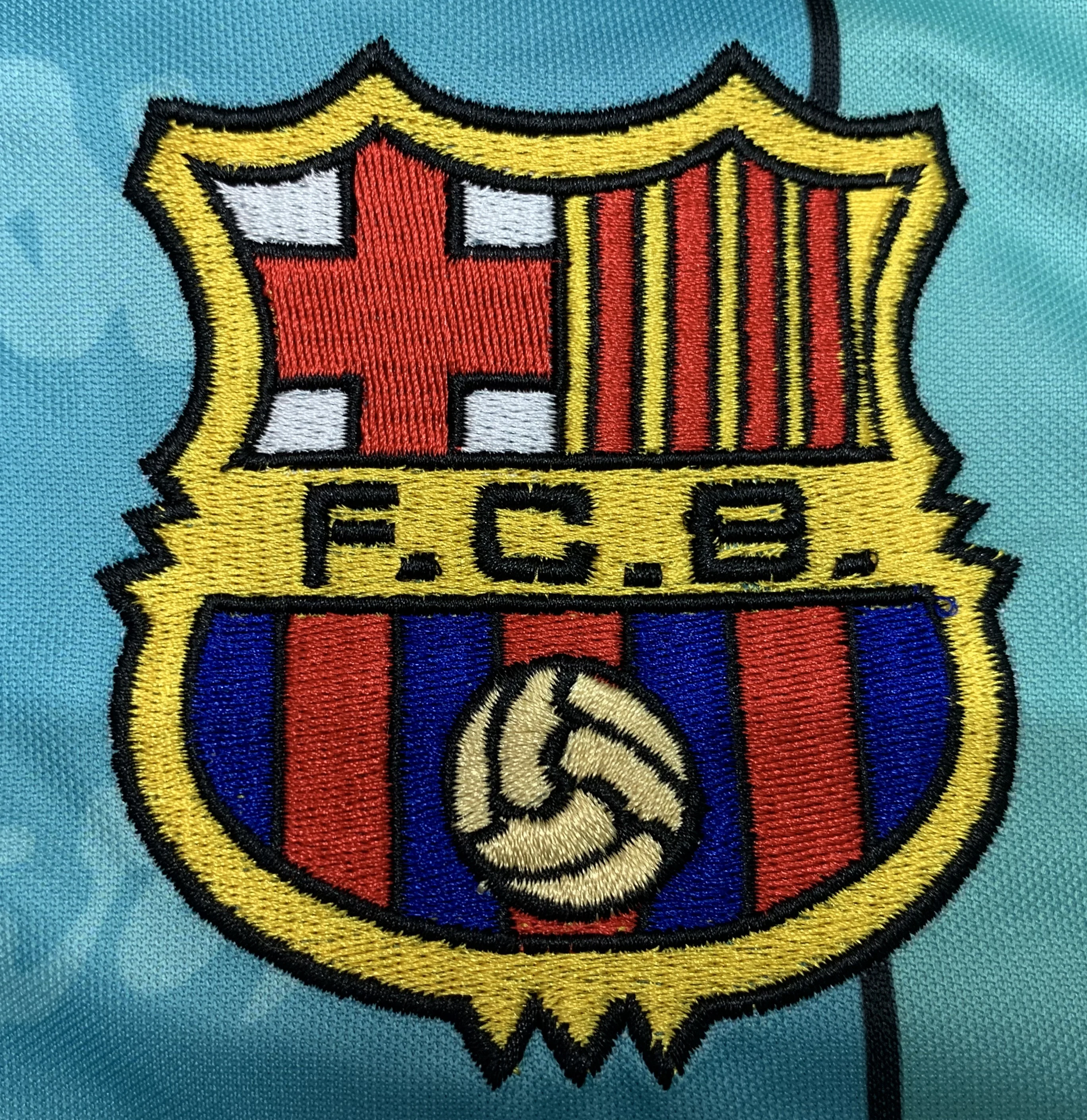 1996-97 Barcelona Away Retro Jersey view 5