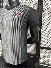 2025-26 Paris Saint-Germain Goalkeeper Jersey - Player view 7