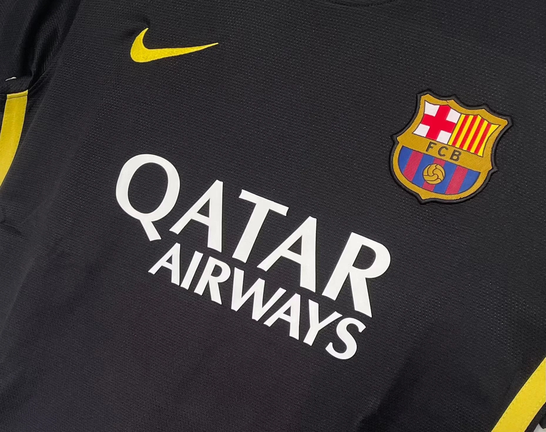 2013-14 Barcelona Second Away Retro Jersey view 5