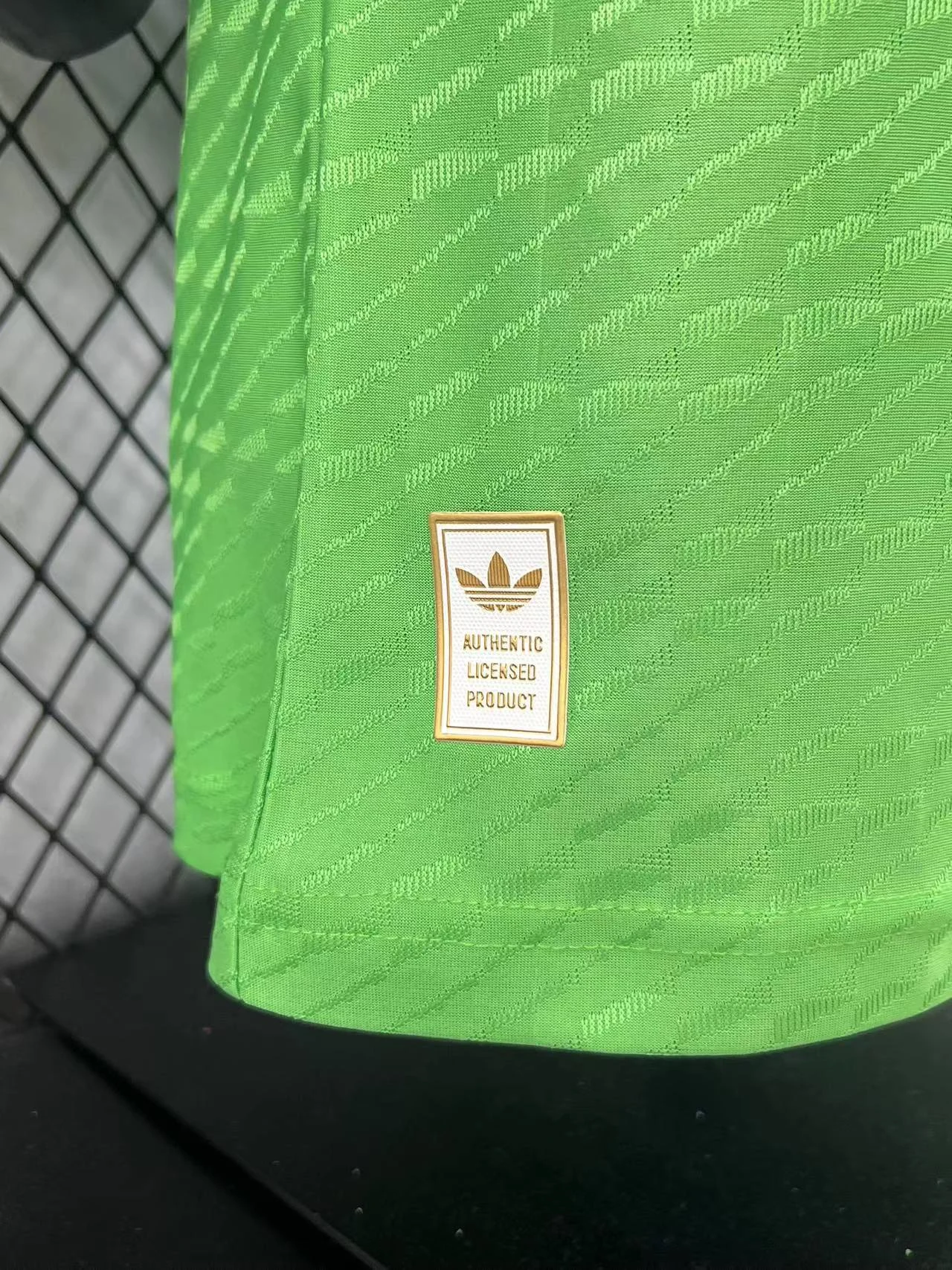 2025-26 Manchester United Goalkeeper Jersey – Player Version view 7