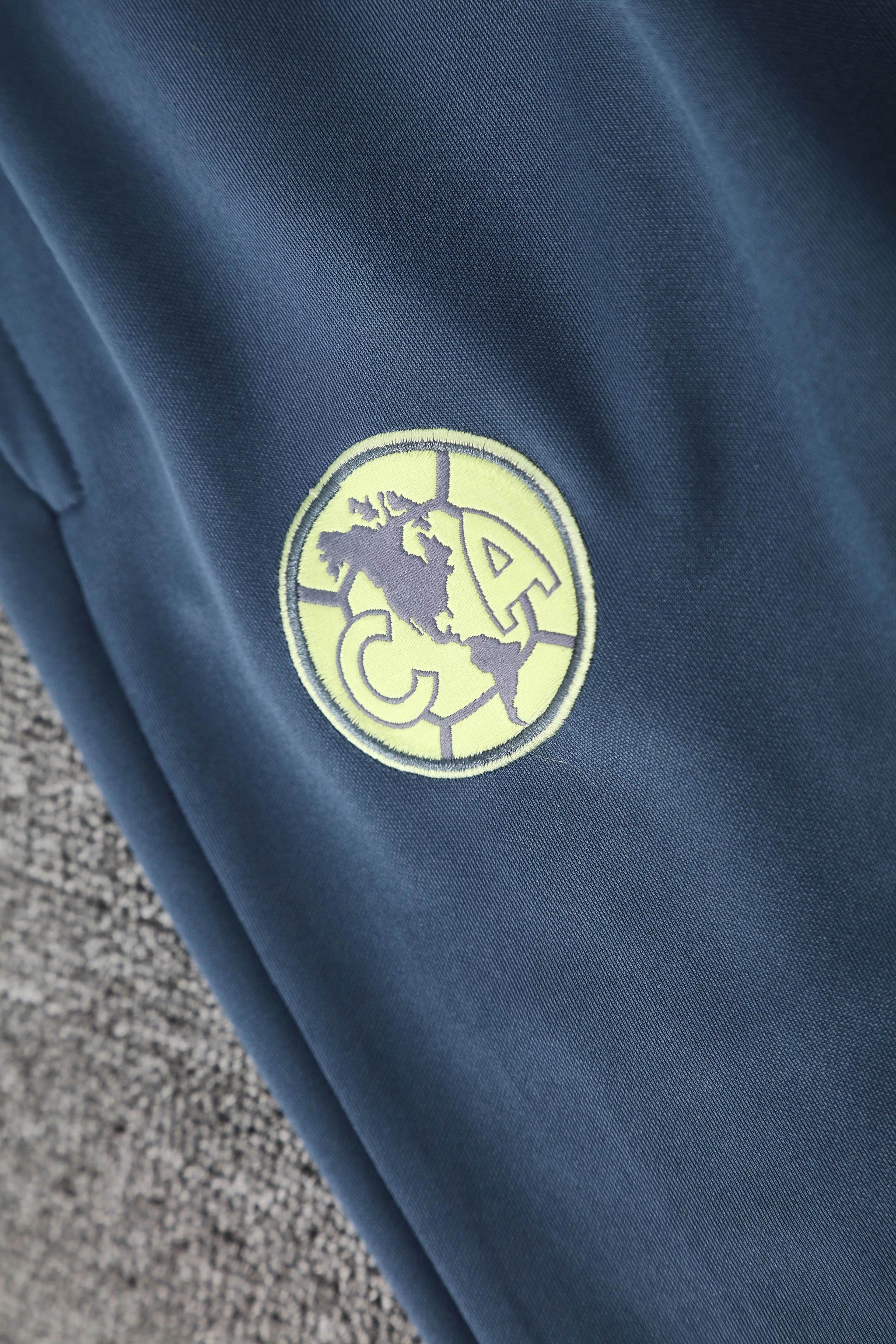 2025-26 Cougars Hooded Long-Sleeve Training Jersey view 9