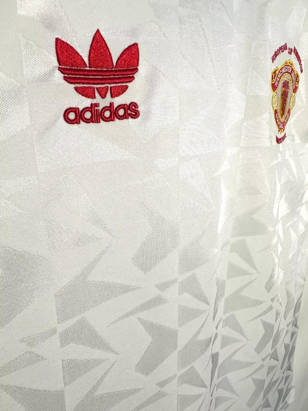 1990-01 Manchester United special edition retro jersey view 4