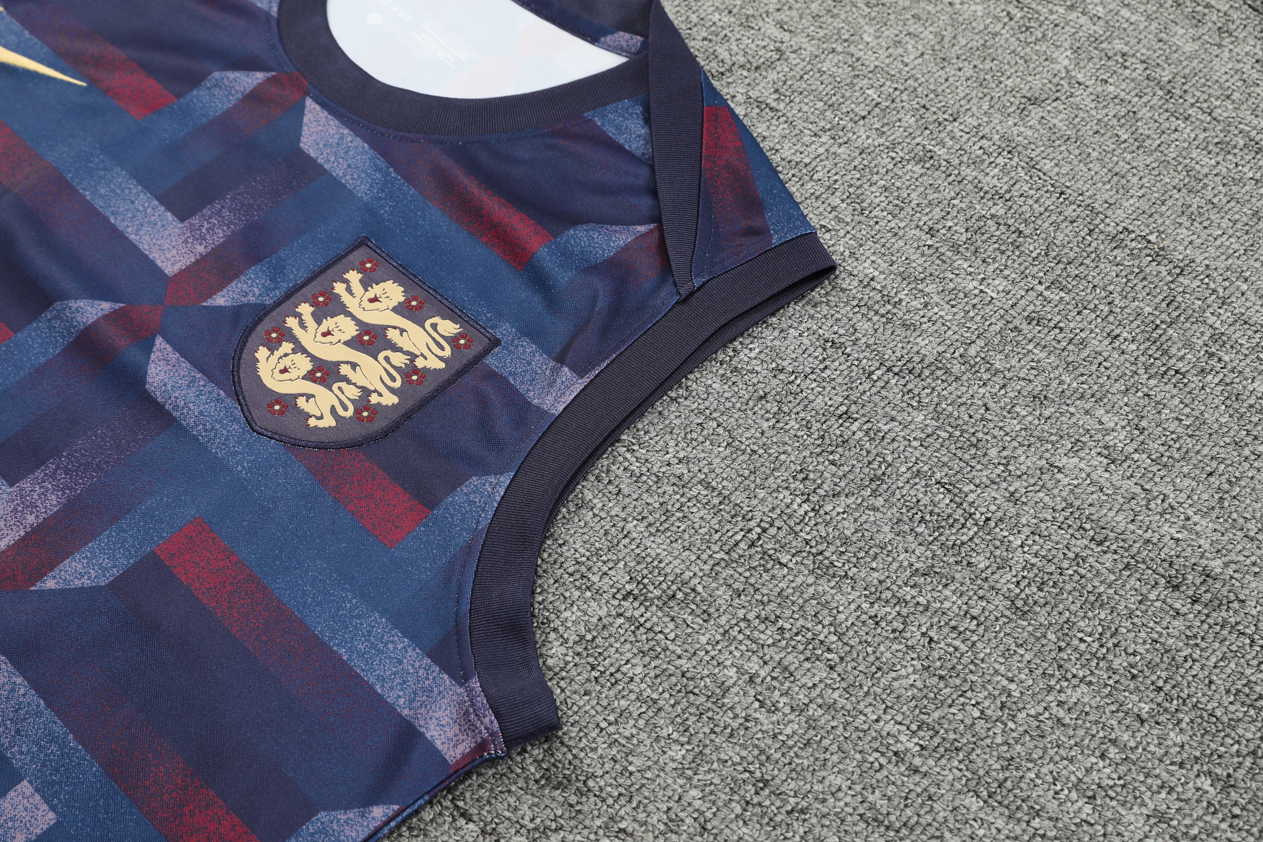 2024-25 England training vest view 5