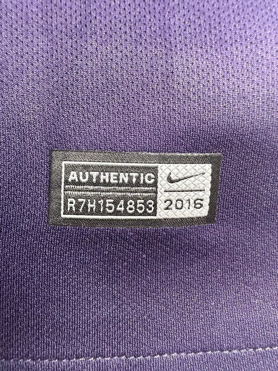 2016-17 Barcelona Away Retro Jersey view 3