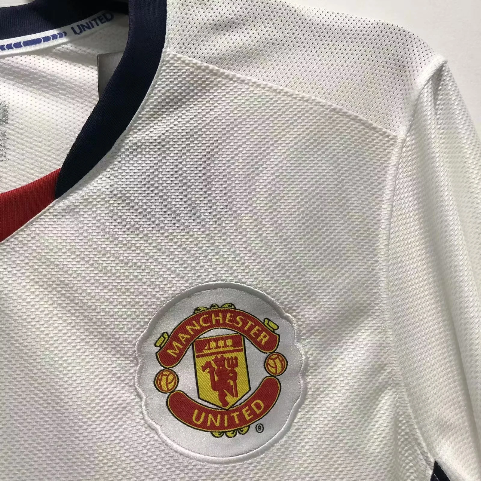2008-09 Manchester United Away Long Sleeve Retro Shirt - League Edition view 8