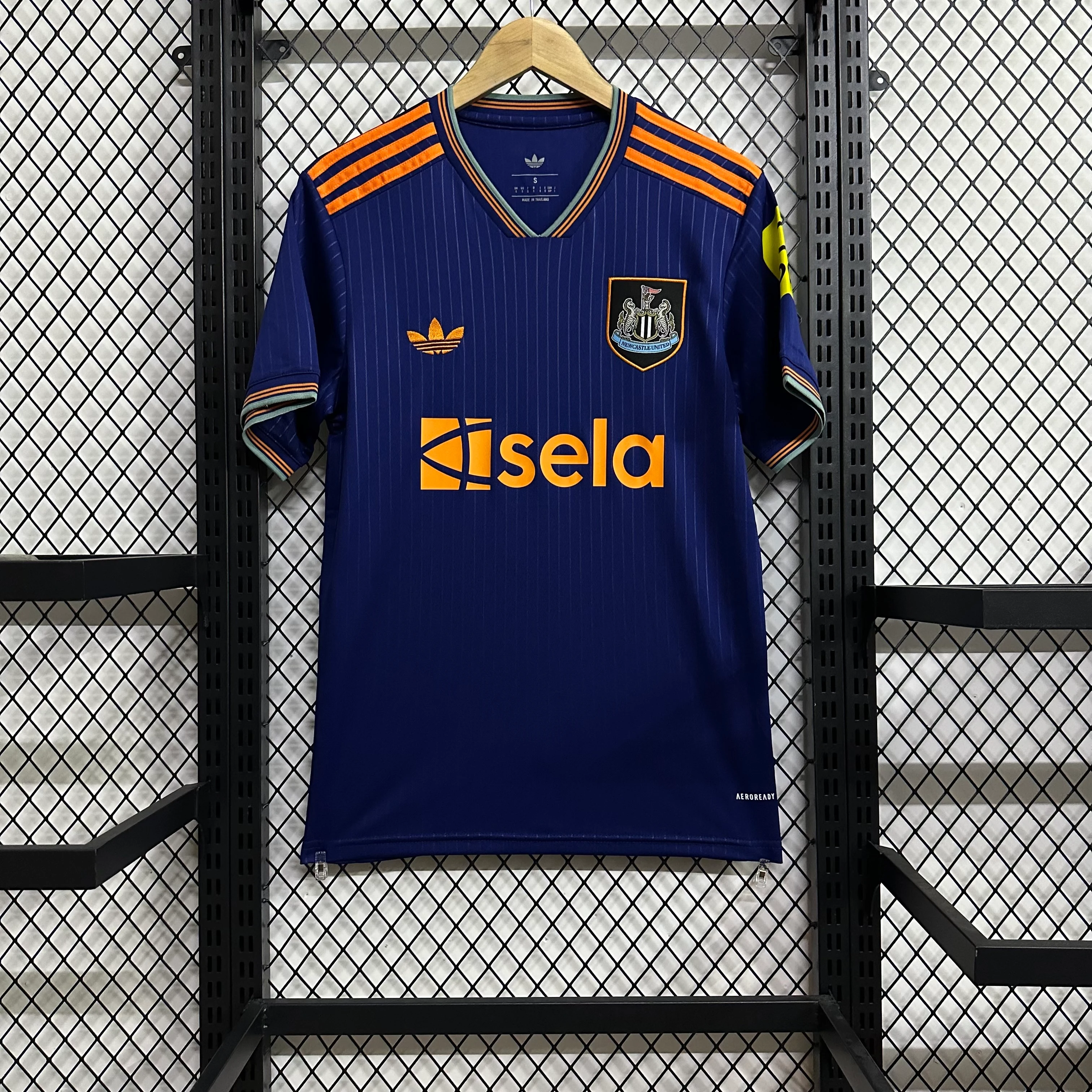 2025-26 Newcastle United Second Away Kit view 9