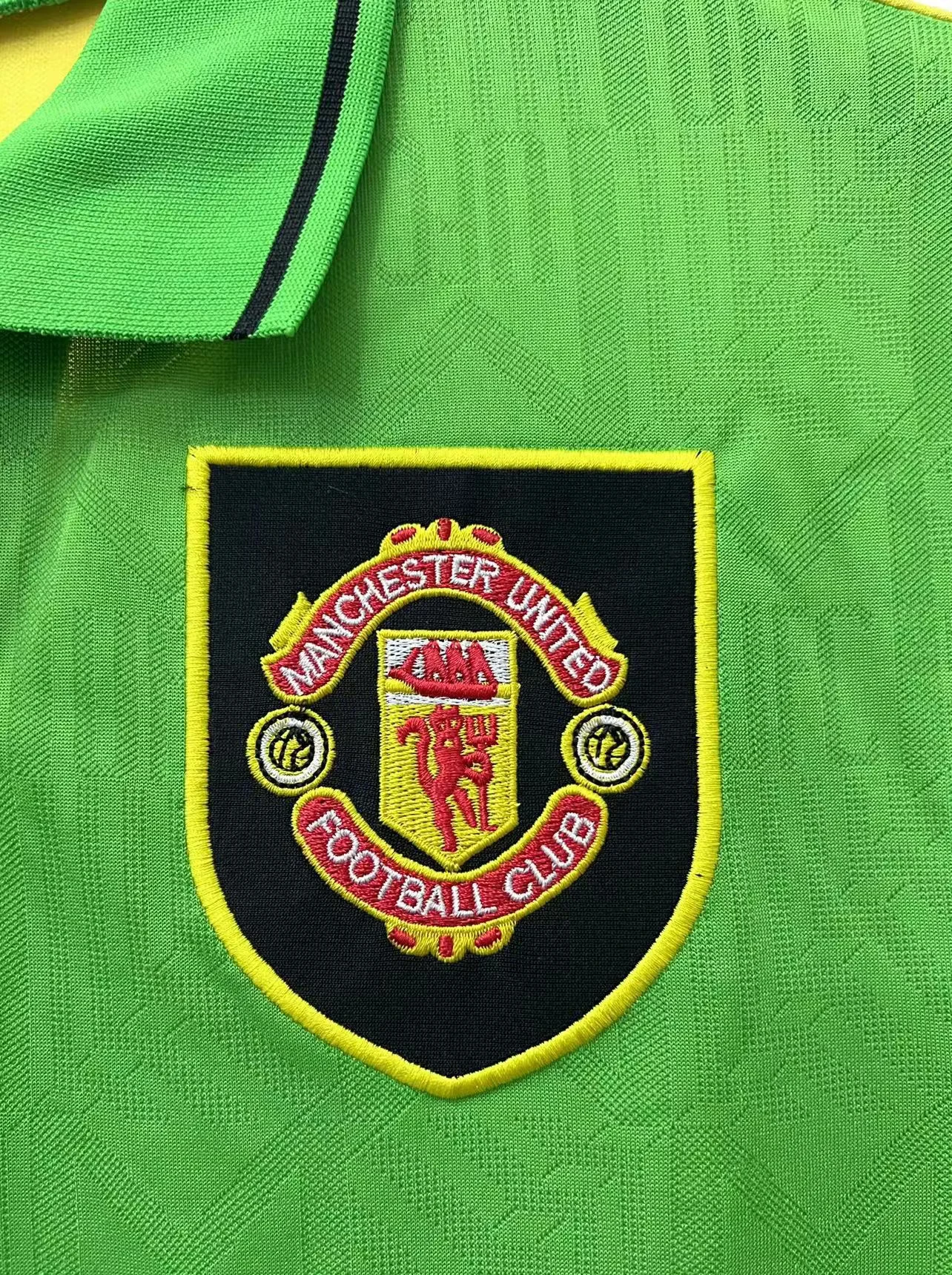 1992-94 Manchester United away retro jersey view 8
