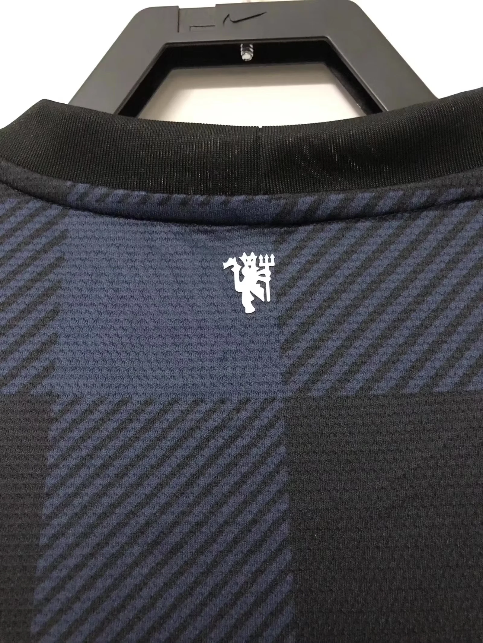 2013-14 Manchester United away black retro jersey view 3