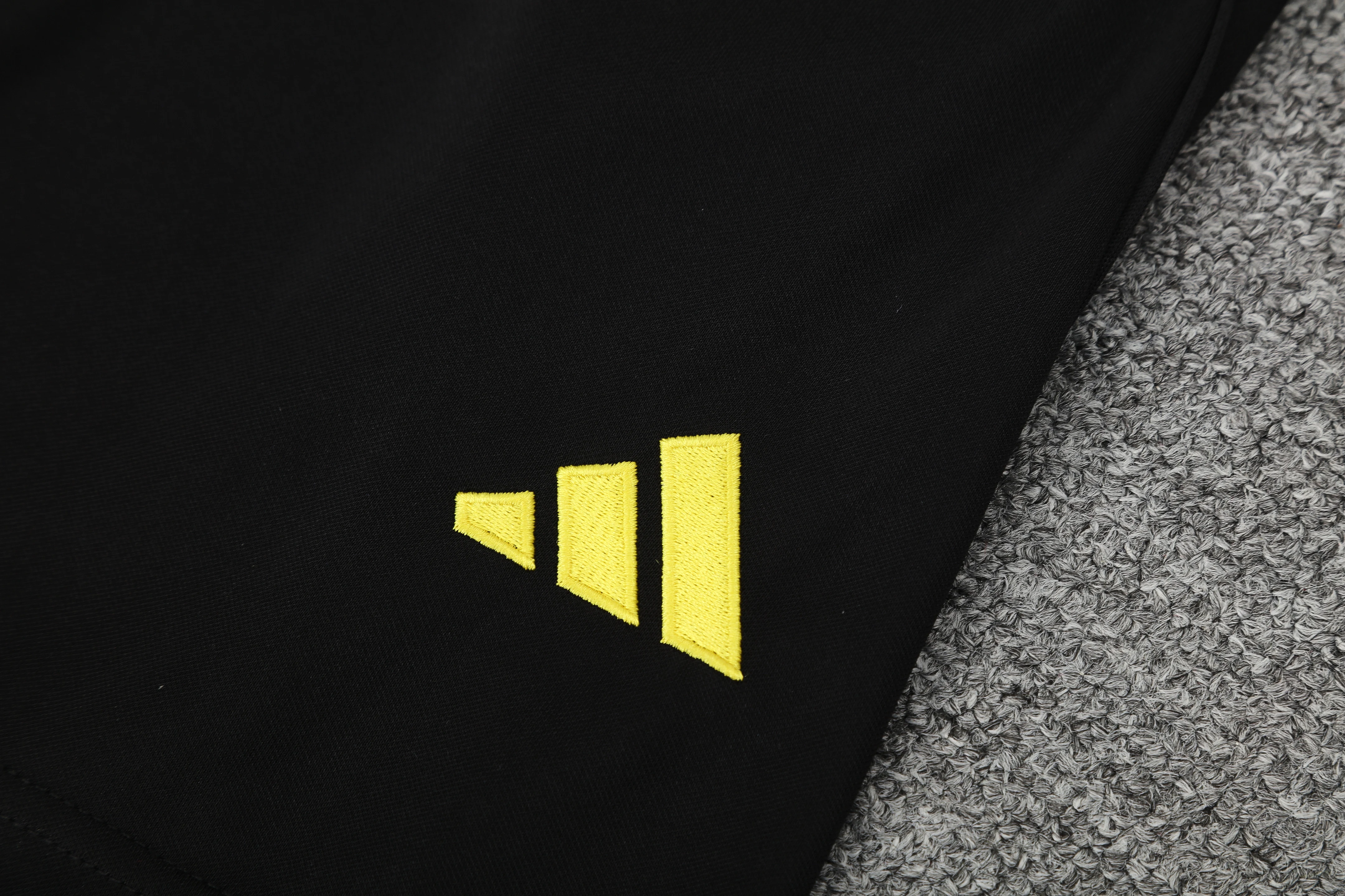 2025-26 Manchester United training vest jersey view 15