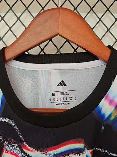 2026-27 Manchester United Training Kit - Fan Edition view 5