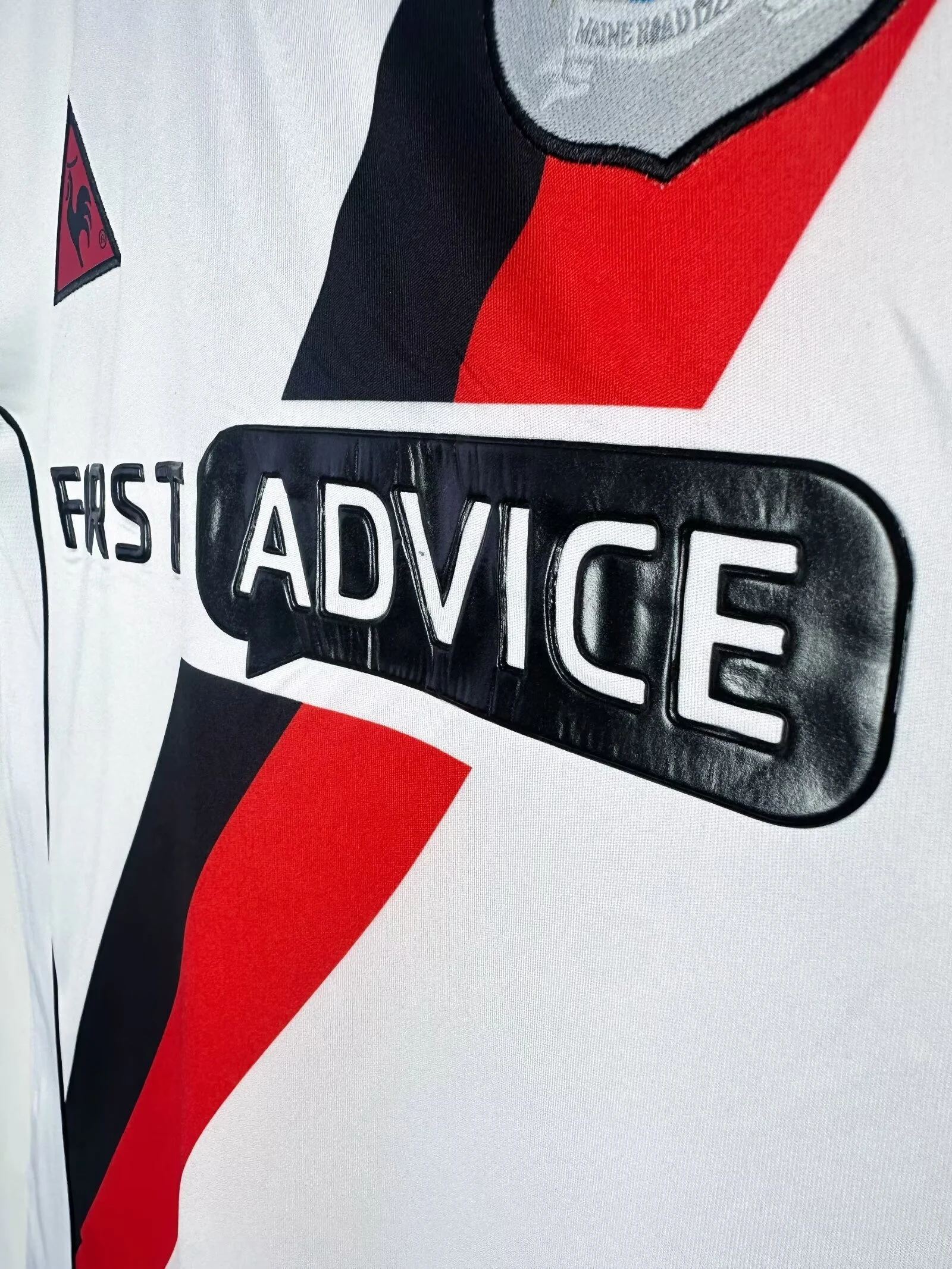 2002-03 Manchester City Away Retro Jersey view 3