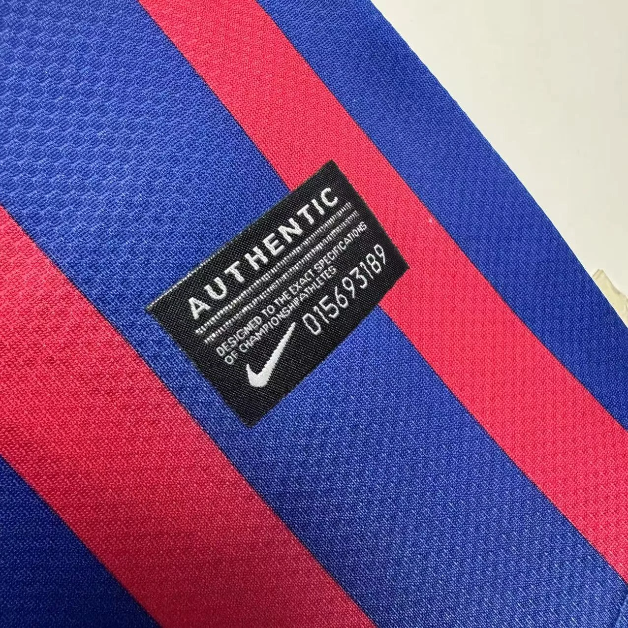 2011-12 Barcelona Home Retro Jersey view 5
