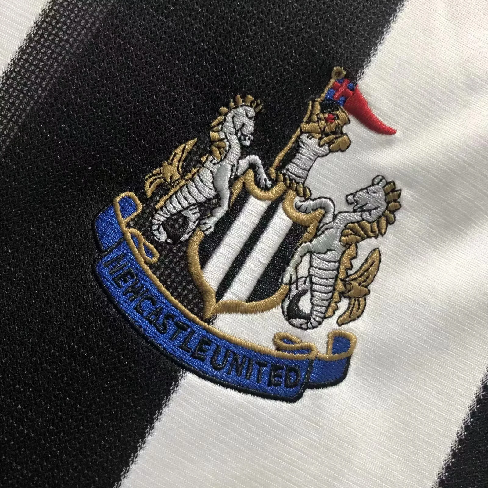 1995-97 Newcastle United Home Retro Jersey view 5