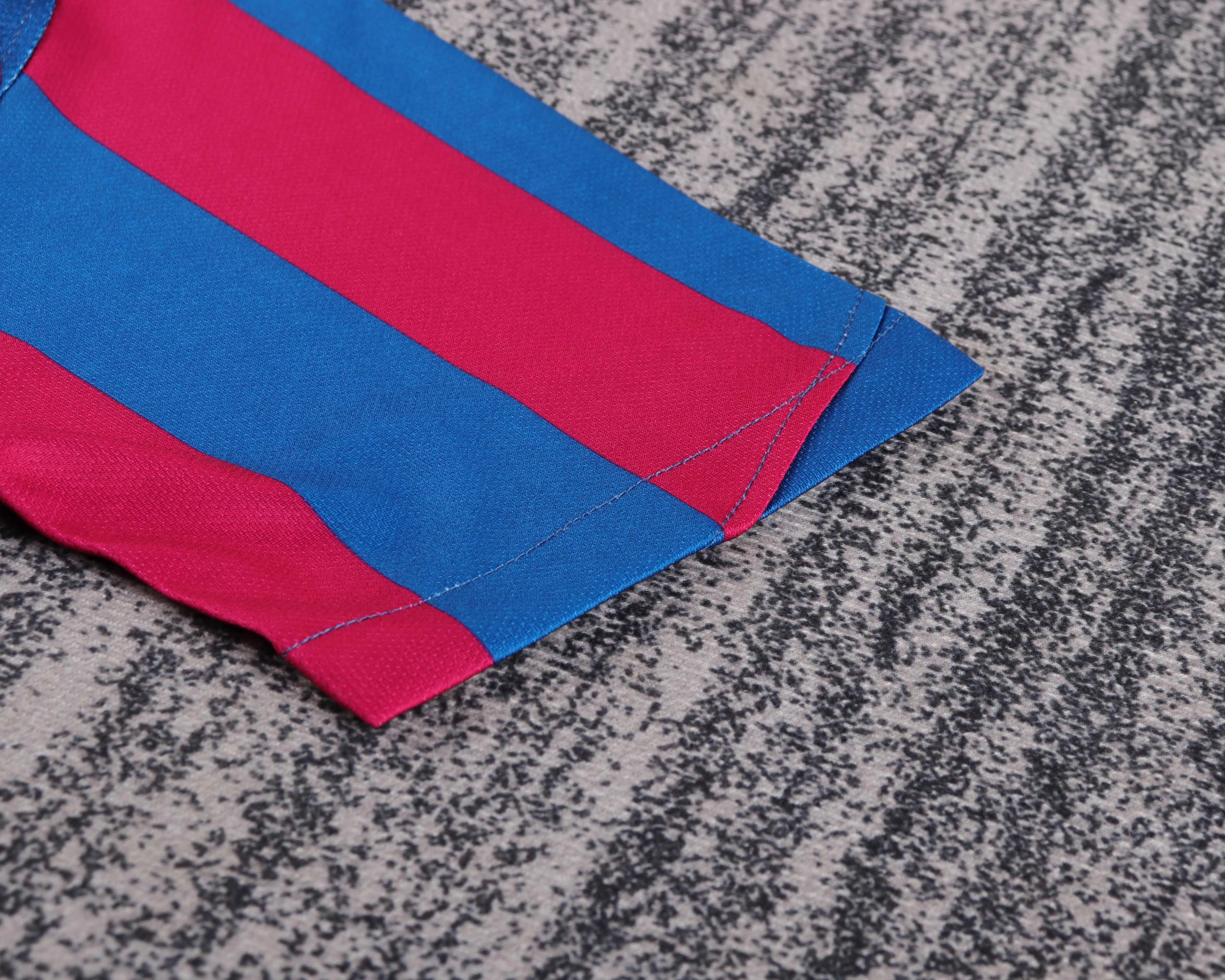 2005-06 Barcelona Home Edition Retro Shirt - Kids Size view 11