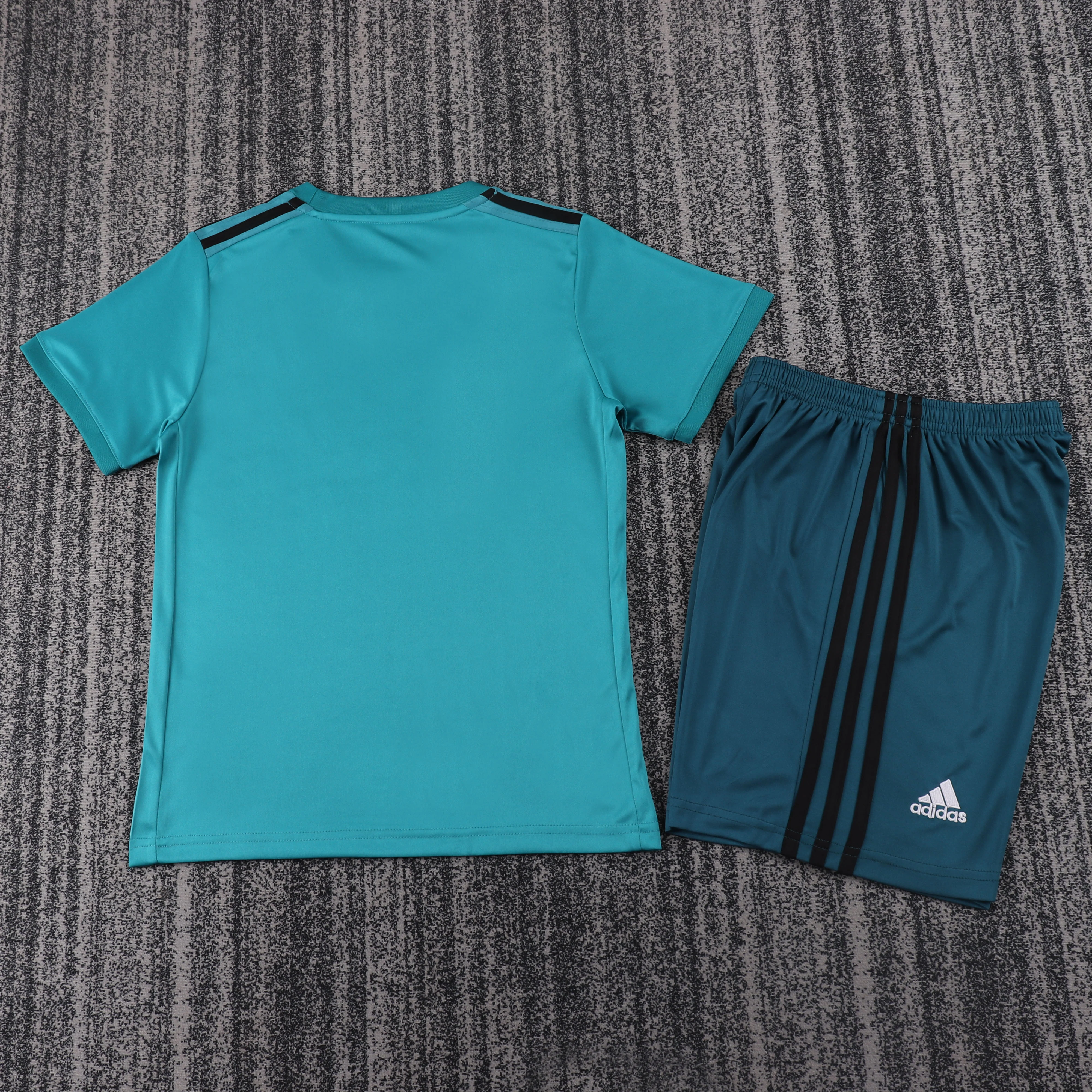 2017-18 Real Madrid Away Retro Shirt - Kids Sizes view 2