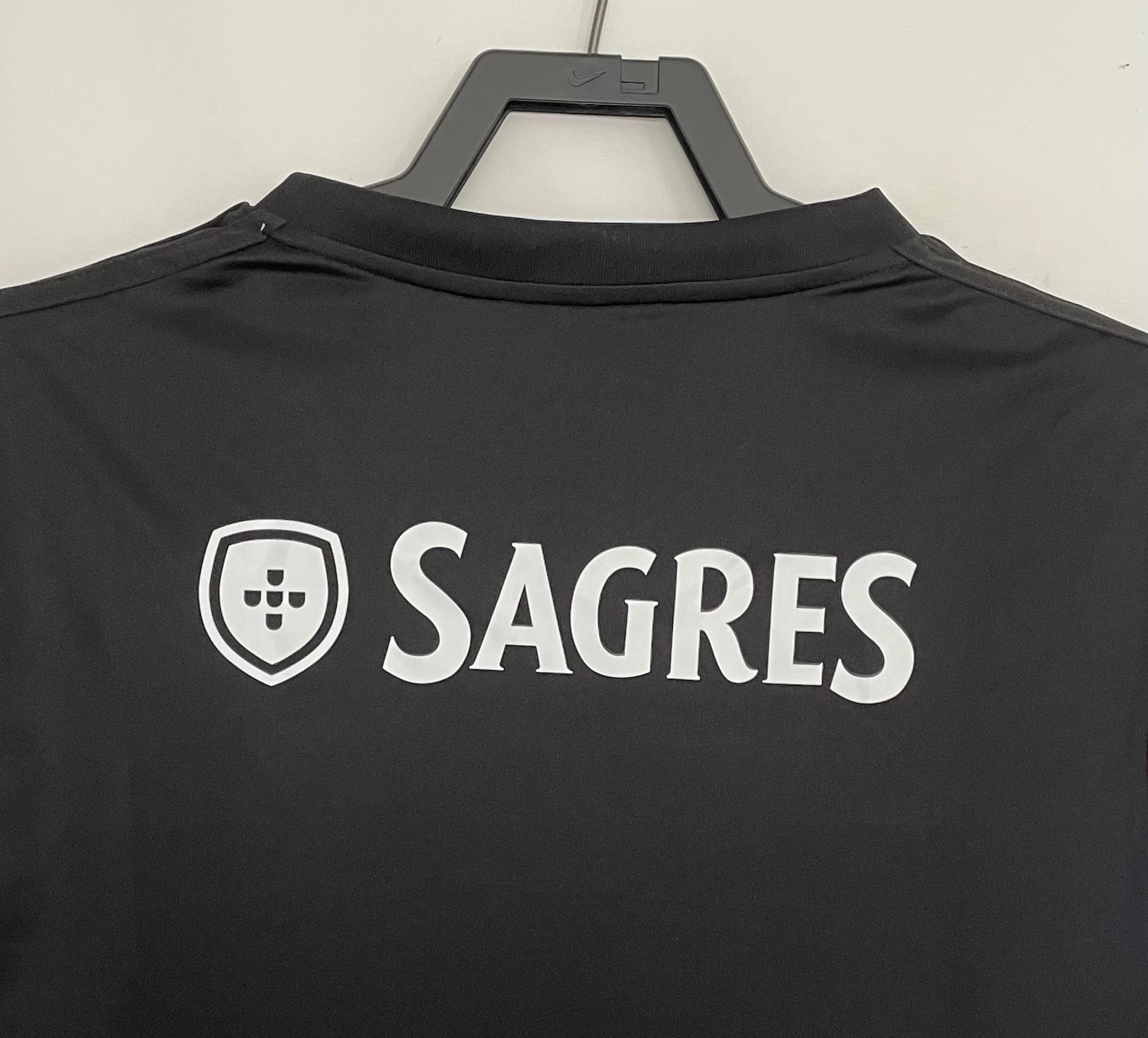 2013-14 Benfica Away Retro Jersey view 4