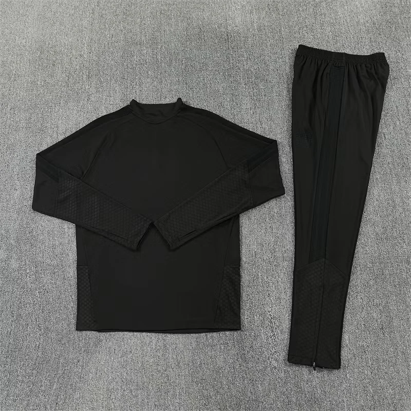 2026-27 Manchester United Black Half-Zip Training Jersey view 16