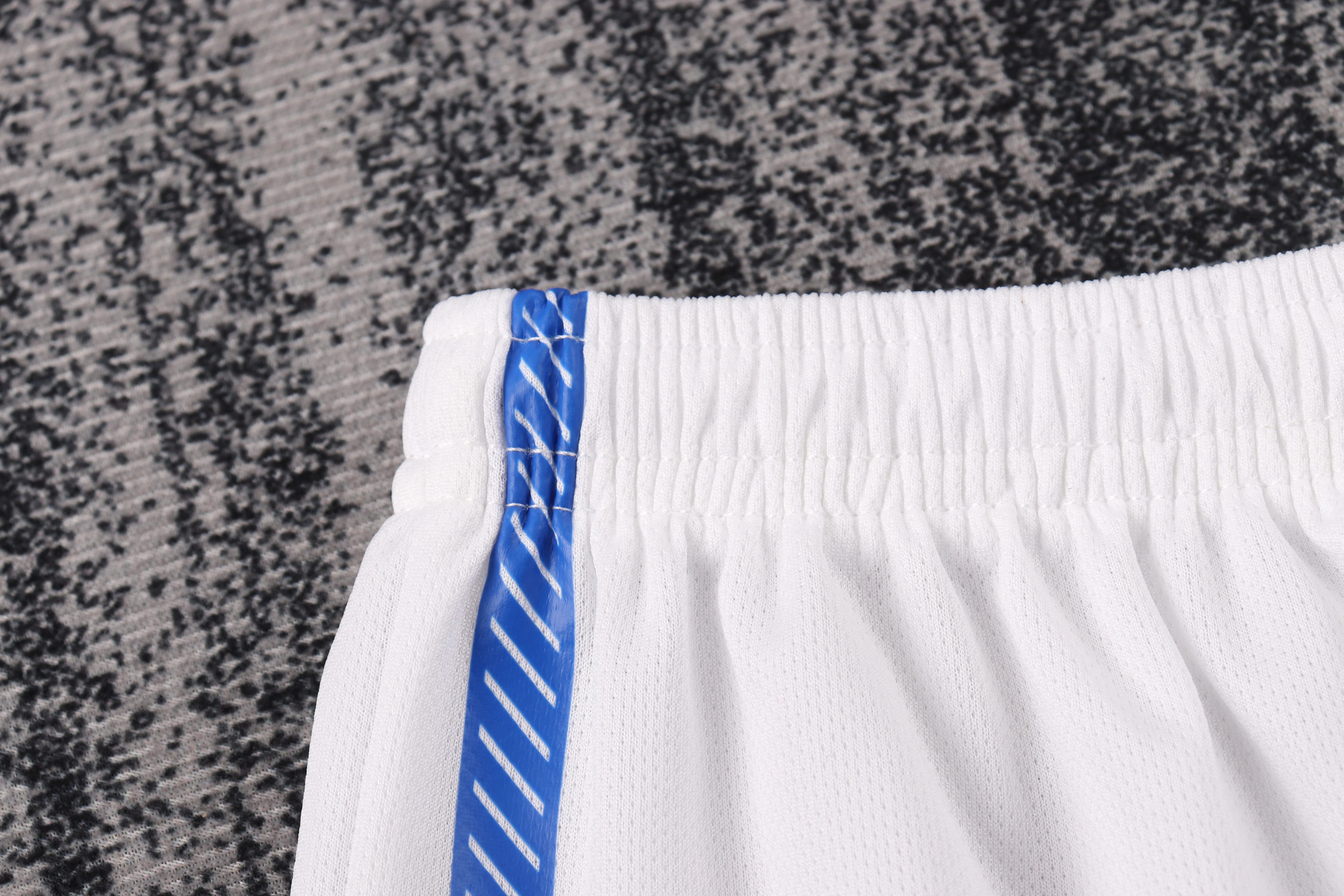 2010 Inter Away Retro Shirt - Kids Size view 3