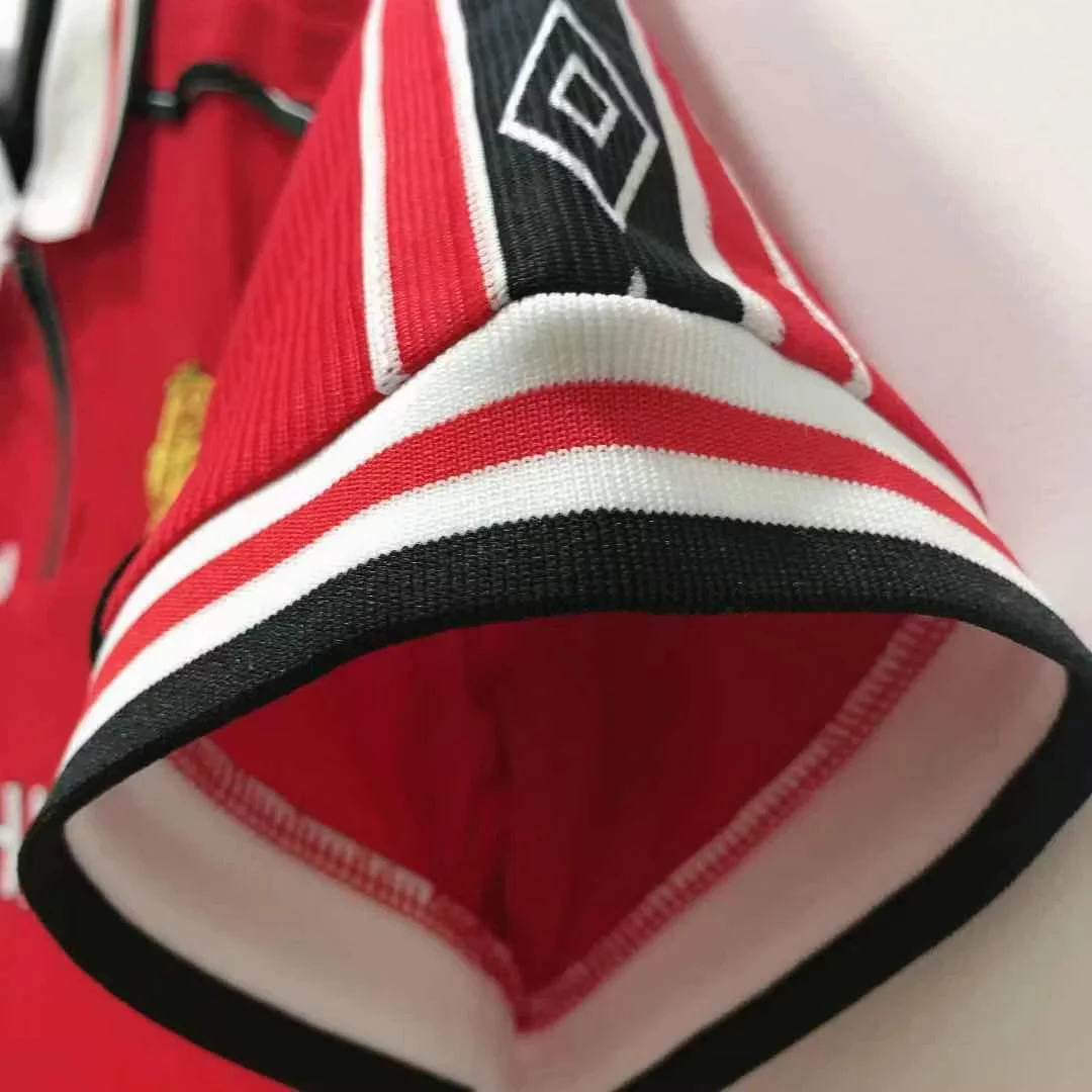 1998-99 Manchester United Home Retro Jersey view 6