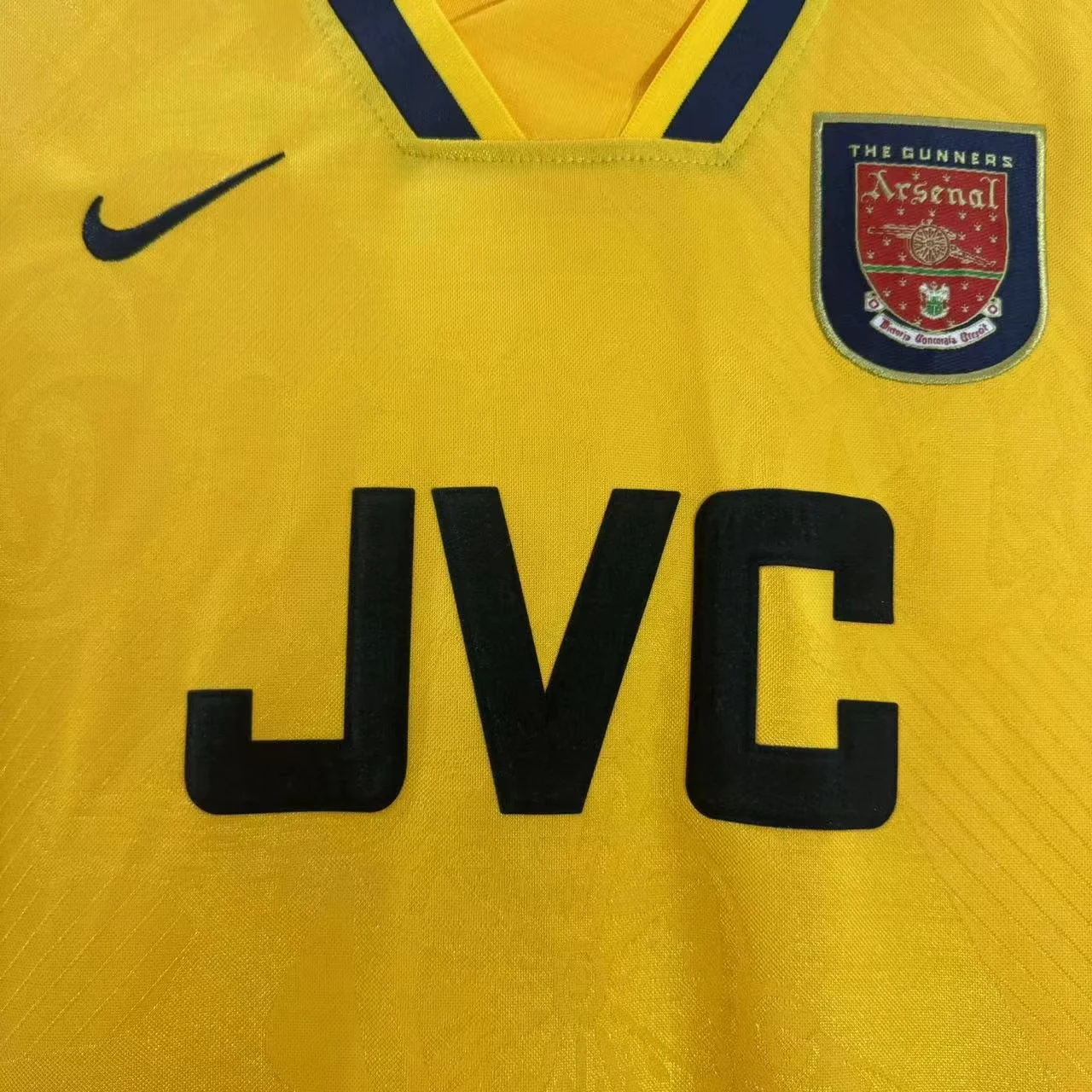 1996-97 Arsenal Away Retro Kit view 7