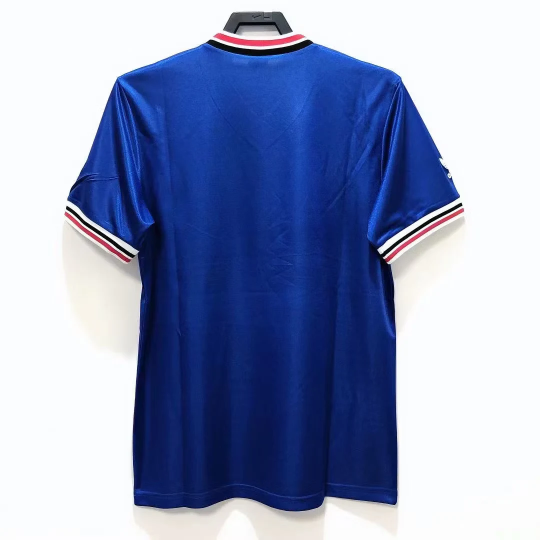 1985 Manchester United away retro jersey view 2