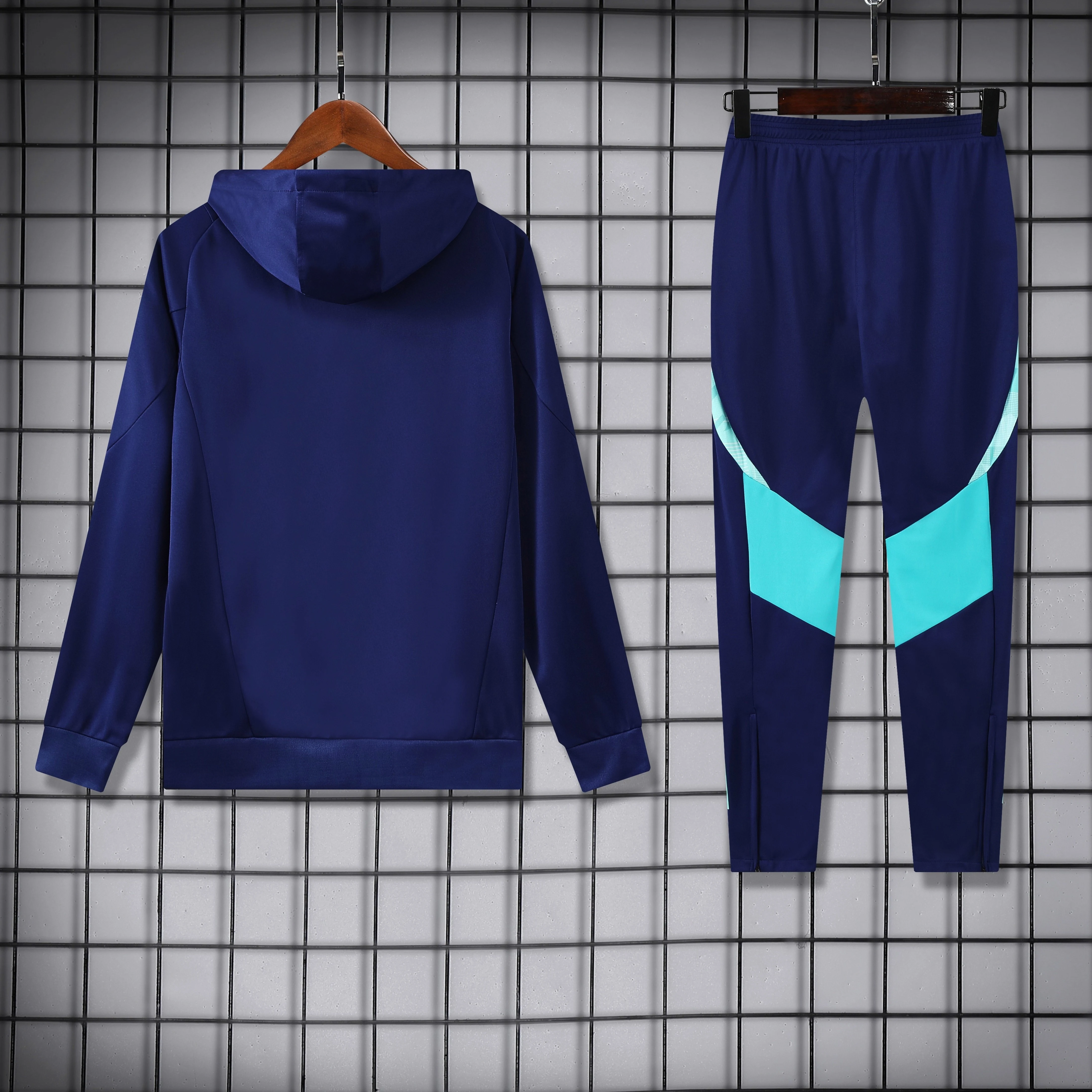 2025-26 Flamengo Hooded Long-Sleeve Training Jersey view 2