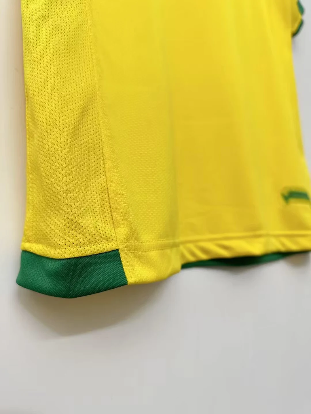2006 Brazil Home Retro Jersey view 7