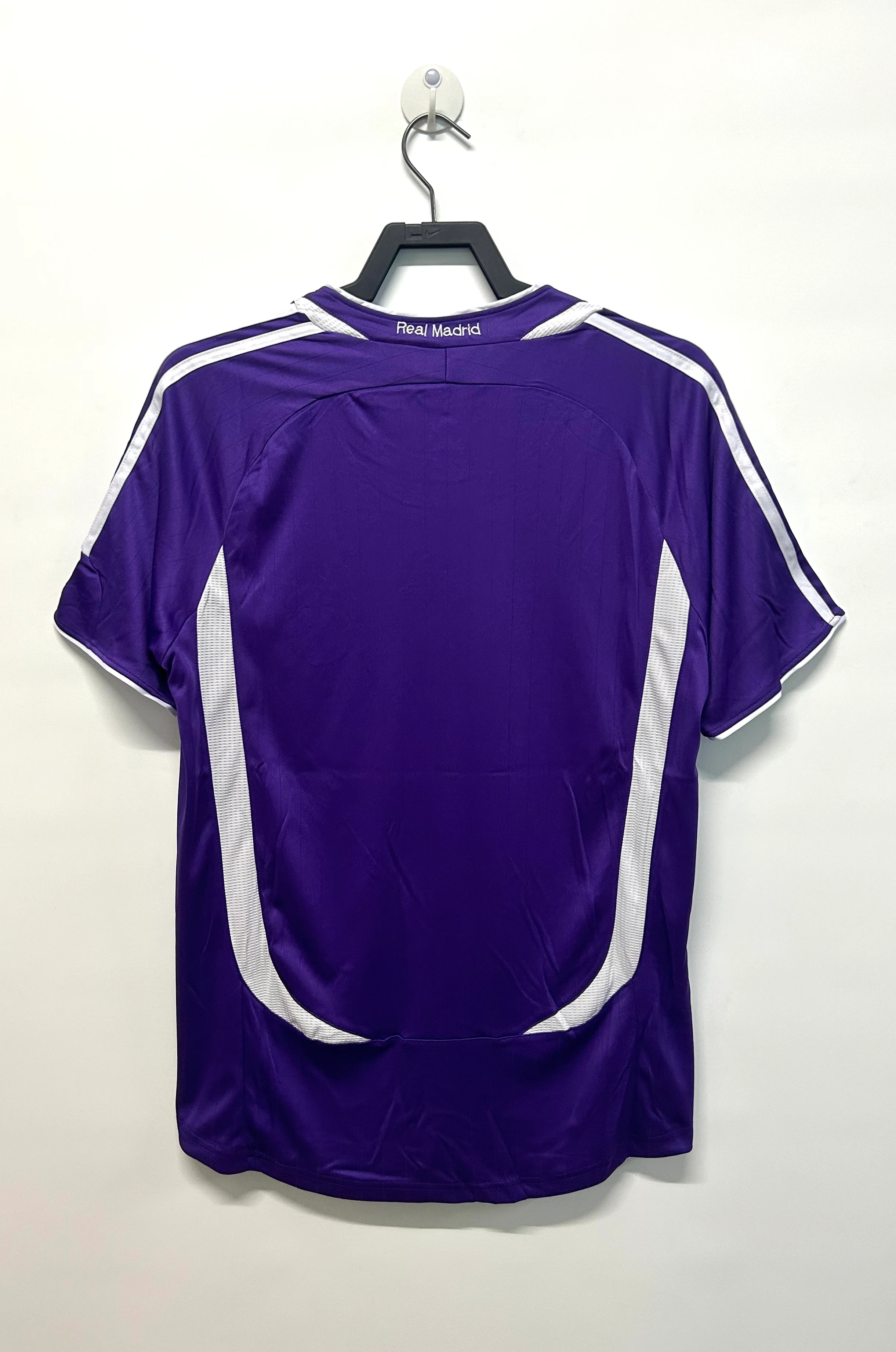 2006-07 Real Madrid Away Retro Jersey view 2