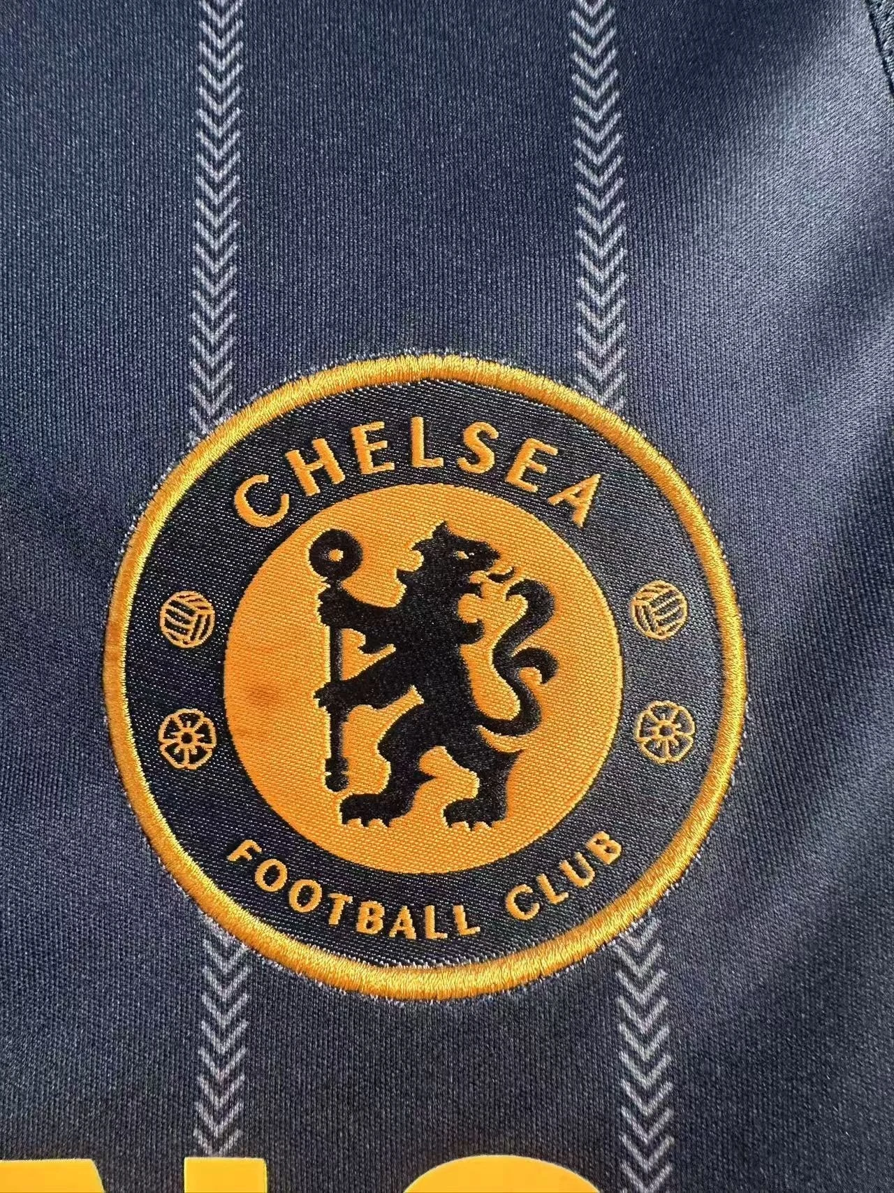 2010-11 Chelsea Away Retro Jersey view 10