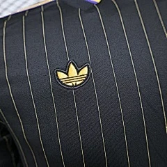 2025-26 Manchester United Casual Shirt - Player Edition view 6