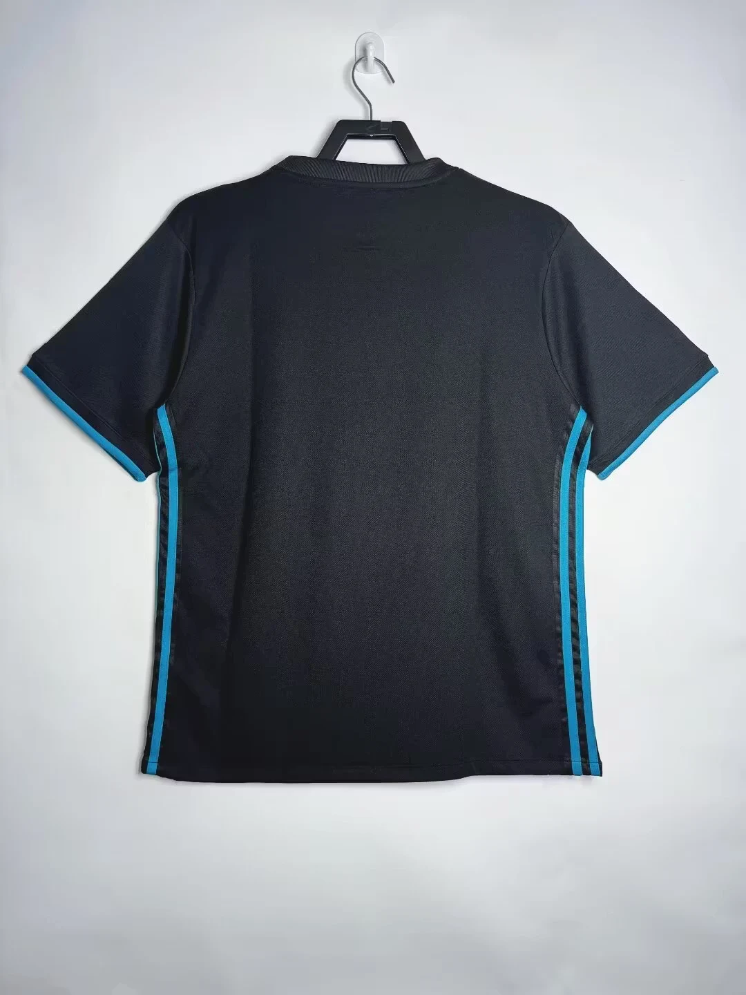 2017-18 Real Madrid Away Retro Jersey view 2