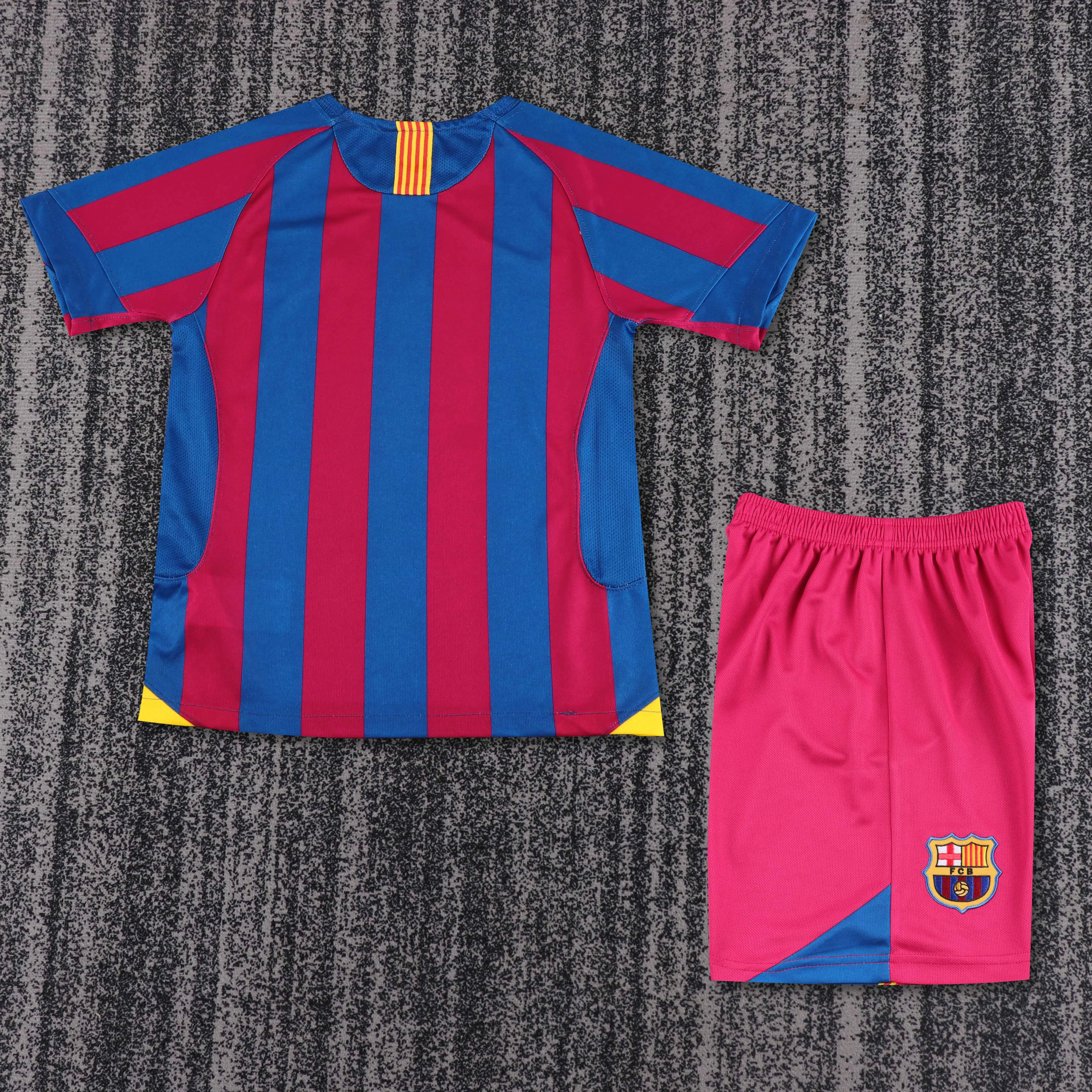 2005-06 Barcelona Home Edition Retro Shirt - Kids Size view 2