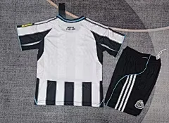 2025-26 Newcastle United Home Shirt - Kids view 2