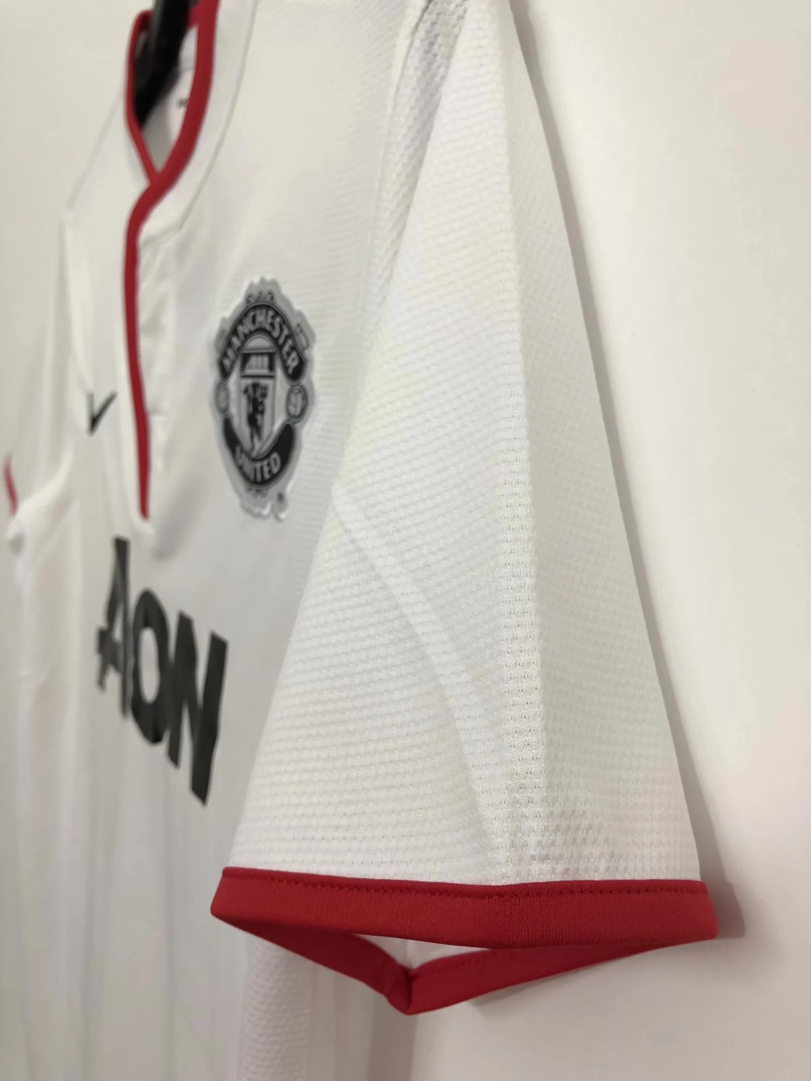 2013-14 Manchester United white retro jersey view 5