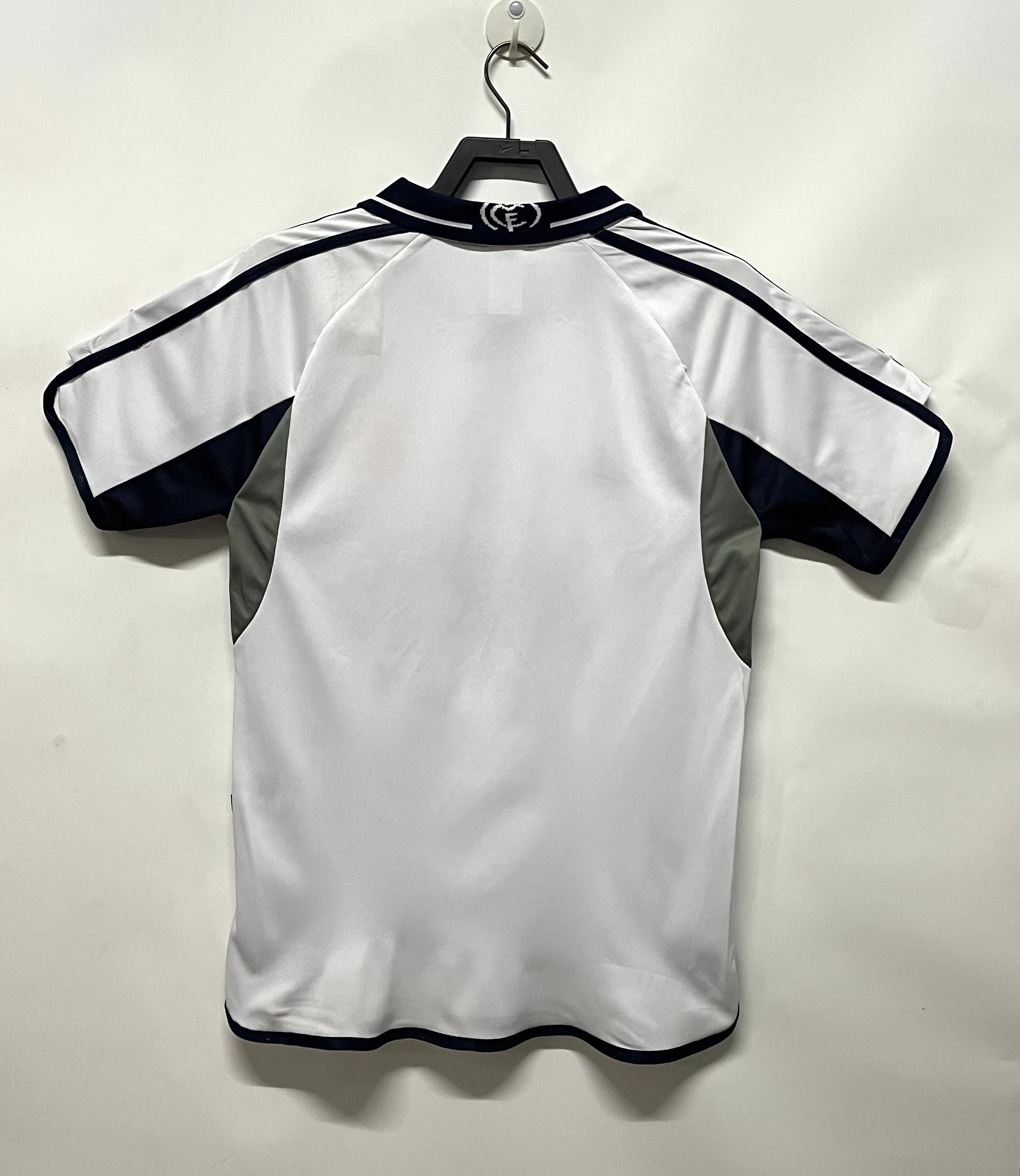 2000-01 Real Madrid Home Retro Jersey view 2