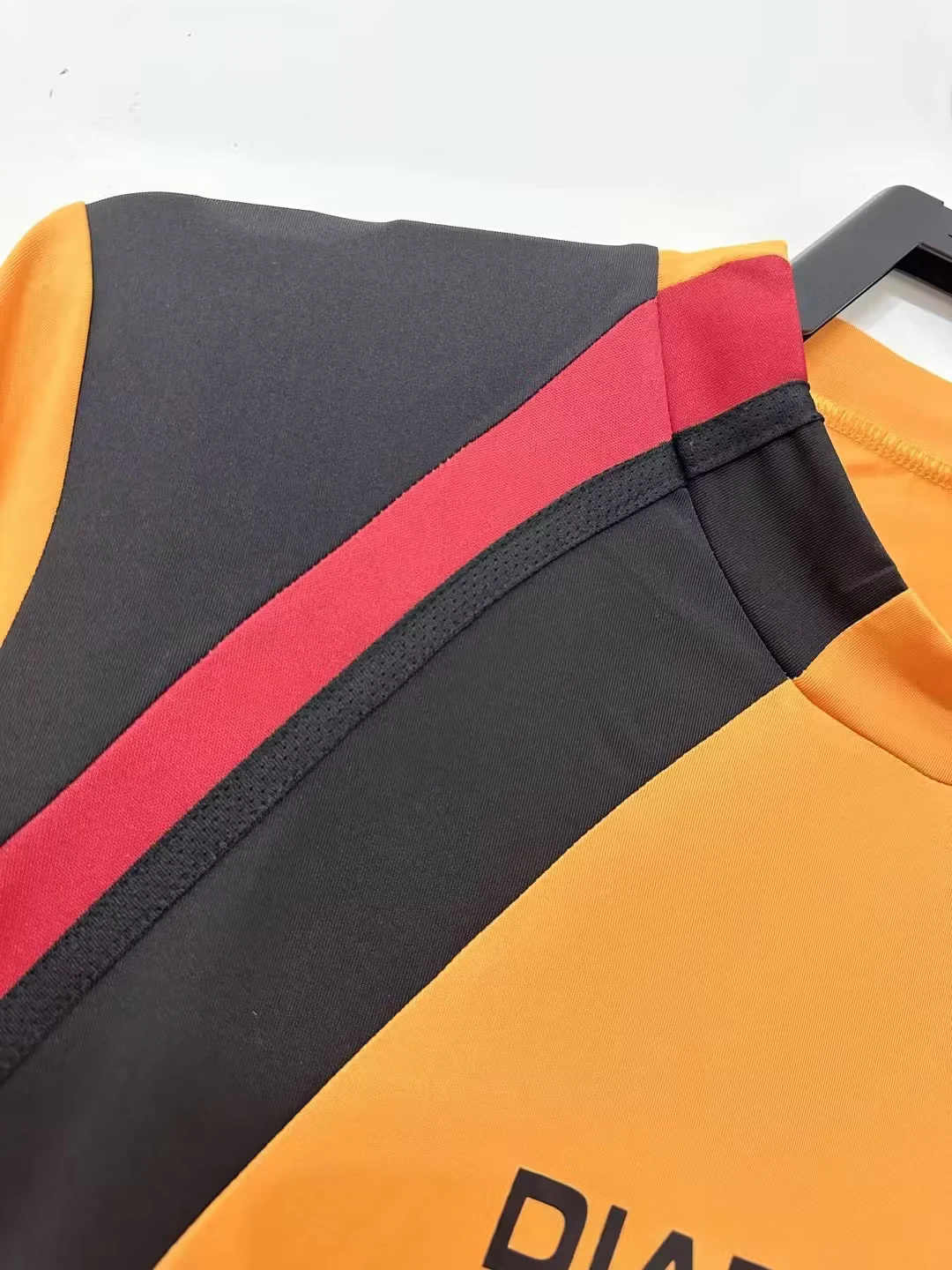 2005-06 Roma Home Retro Jersey view 3