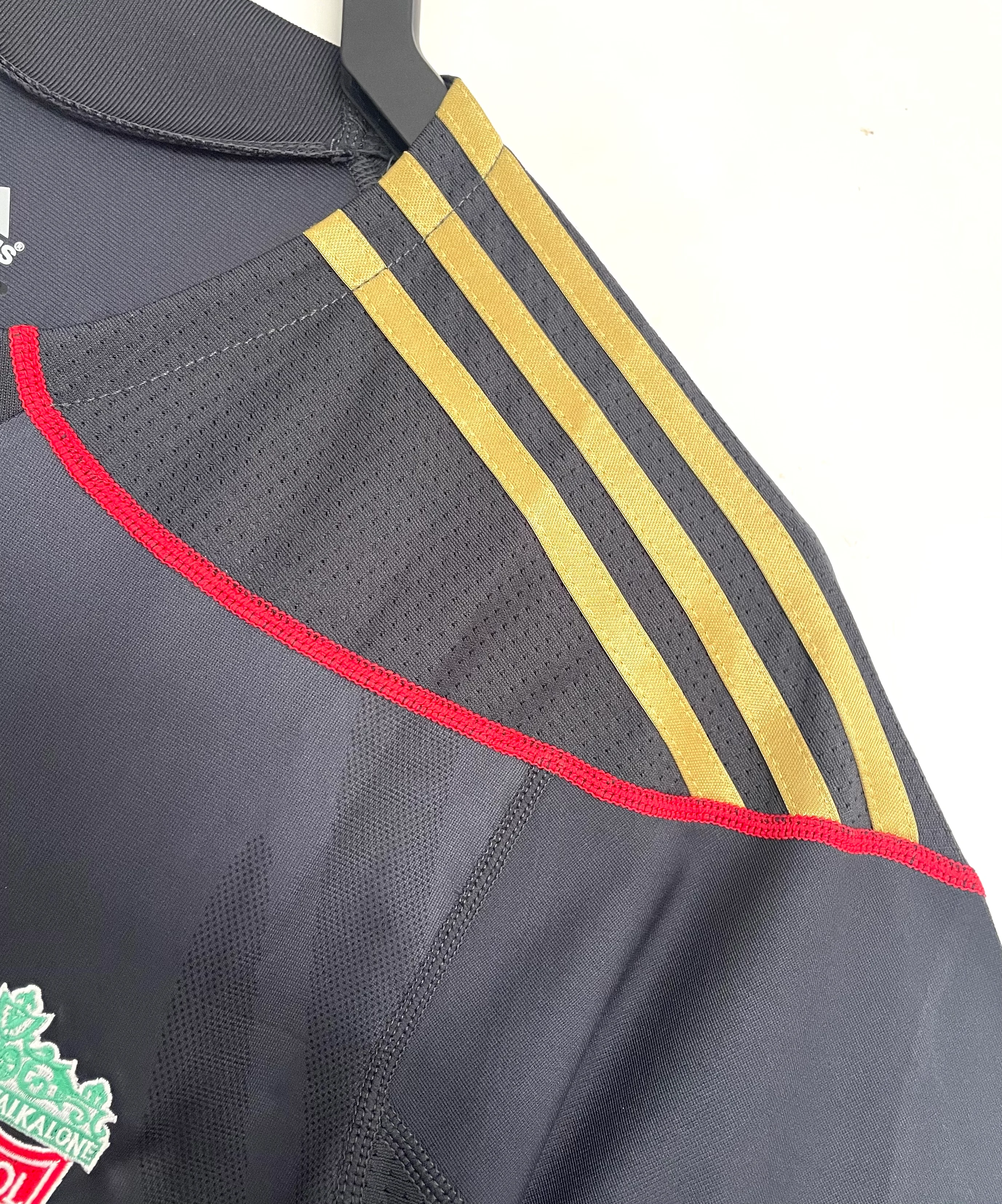 2009-10 Liverpool FC Away Retro Kit view 4
