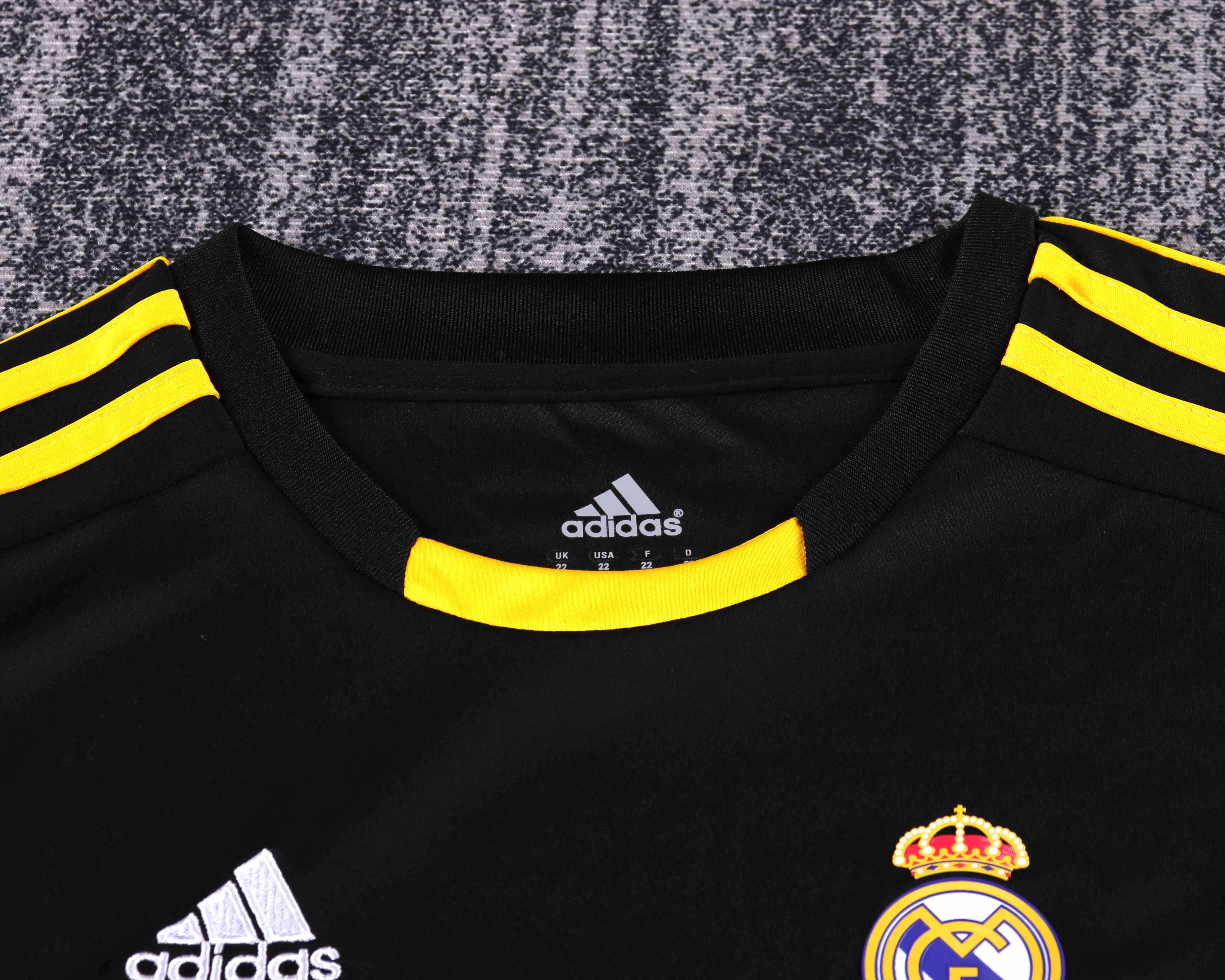 2011-12 Real Madrid Goalkeeper Retro Black Shirt - Kids view 11