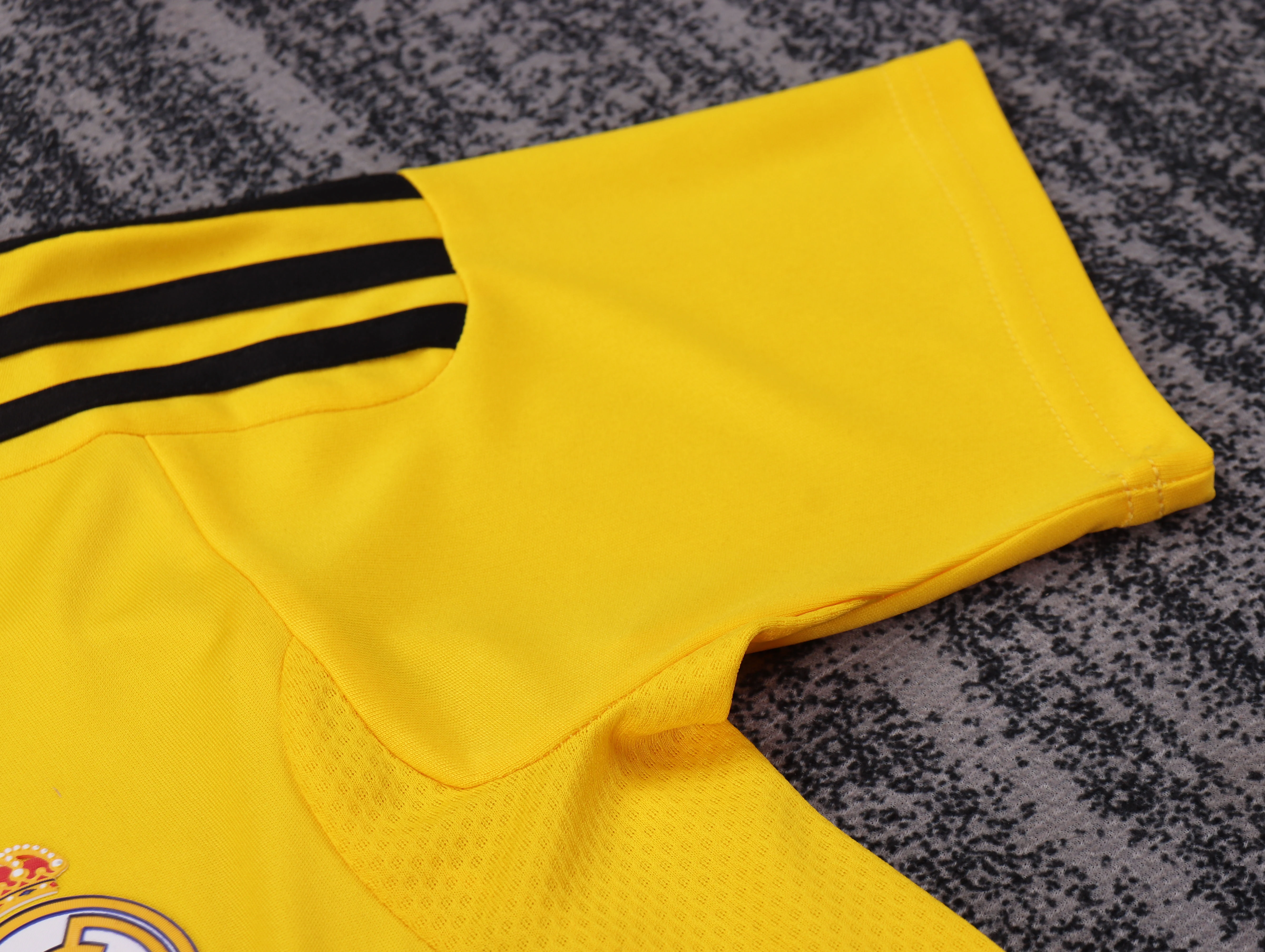 2011-12 Real Madrid Yellow Goalkeeper Retro Shirt - Kids view 11