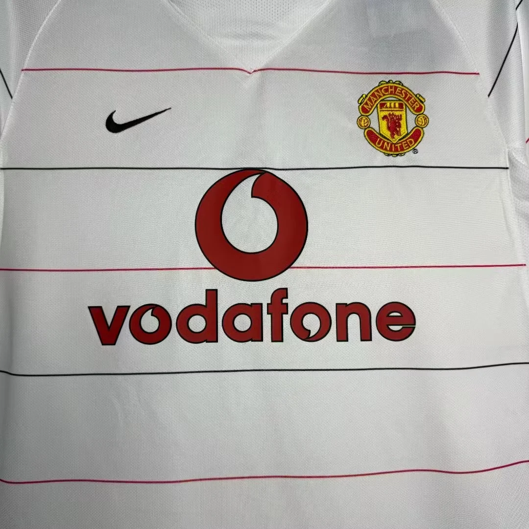 2003-05 Manchester United Away Retro Shirt view 4