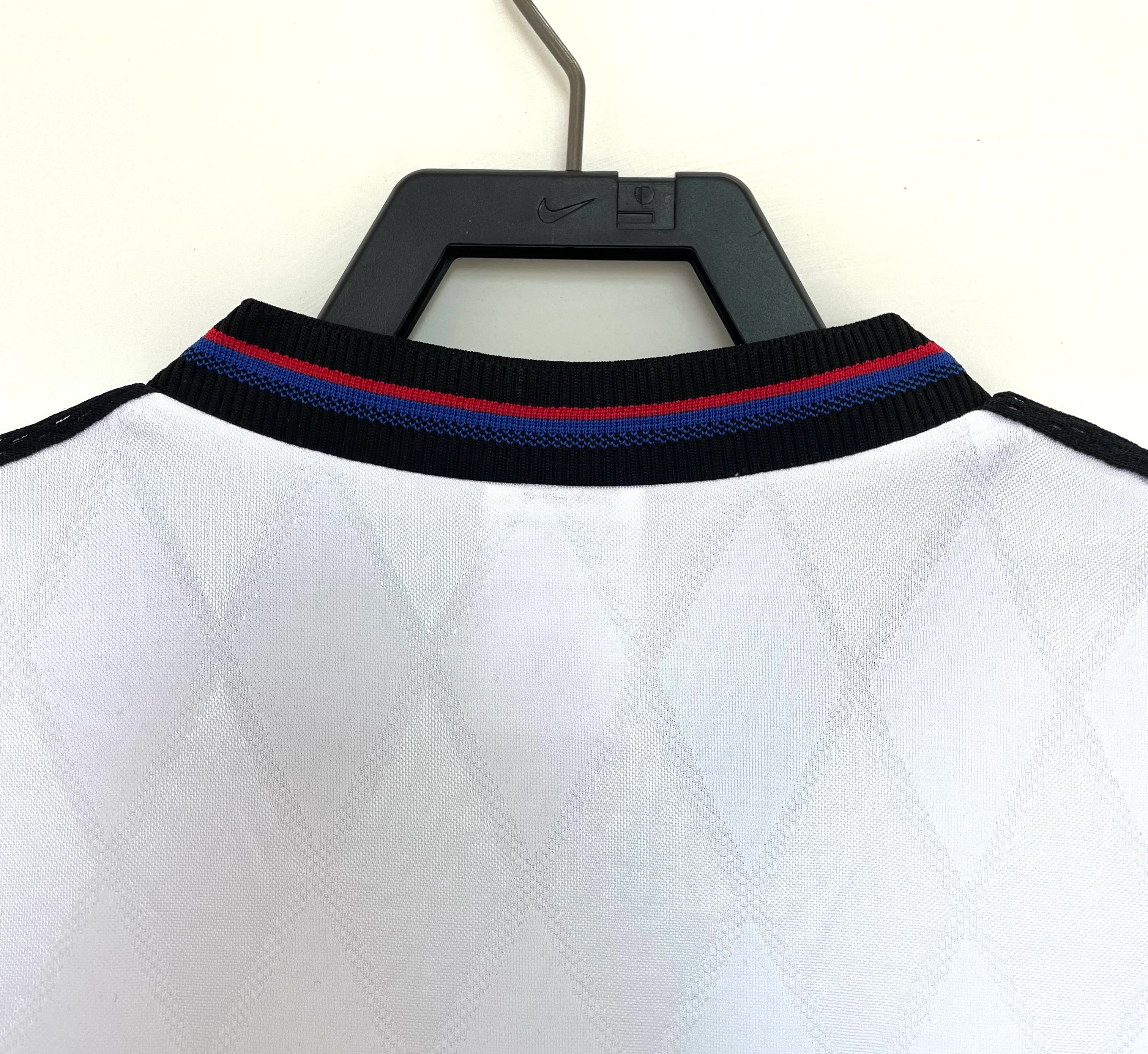 1997-98 Bayern Munich Away Retro Jersey view 8